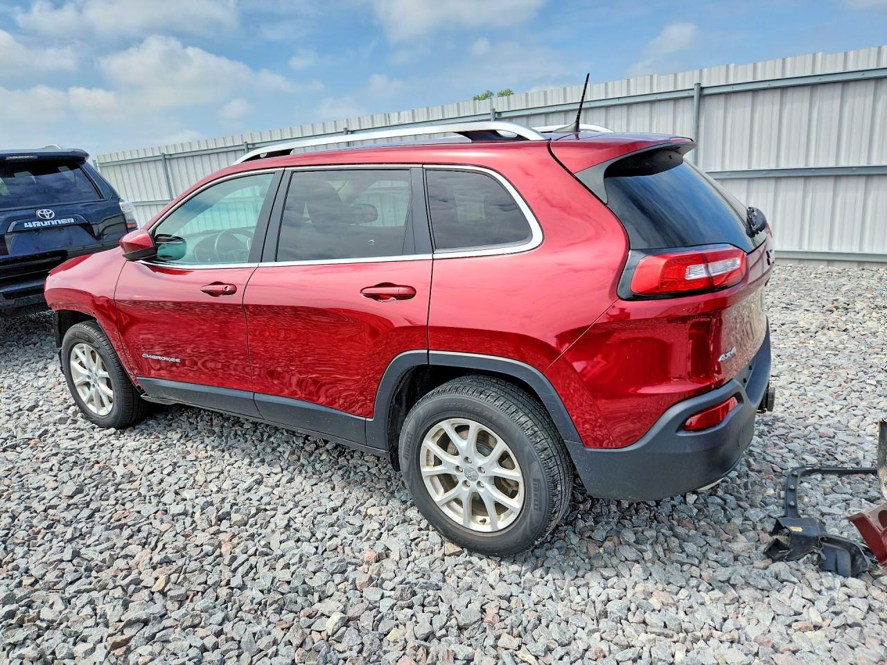 2017 Jeep Cherokee Red vin: 1C4PJMCS6HW612583