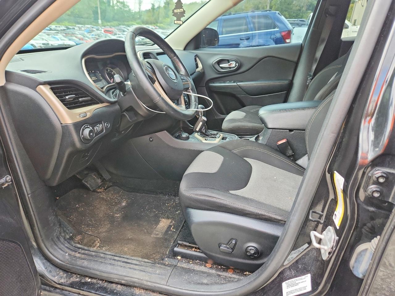 2014 Jeep Cherokee Latitude Black vin: 1C4PJMCS7EW147582