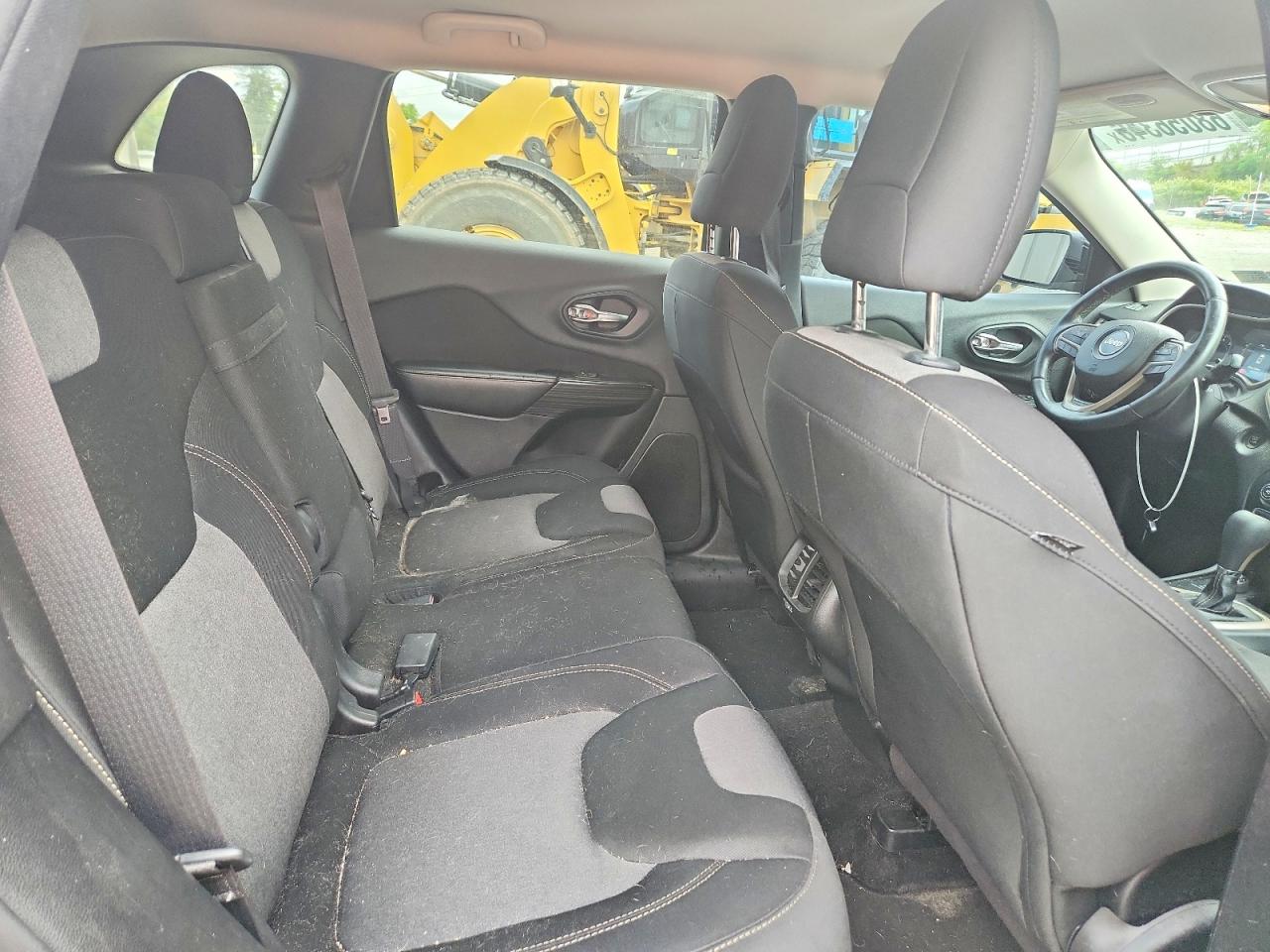 2014 Jeep Cherokee Latitude Black vin: 1C4PJMCS7EW147582