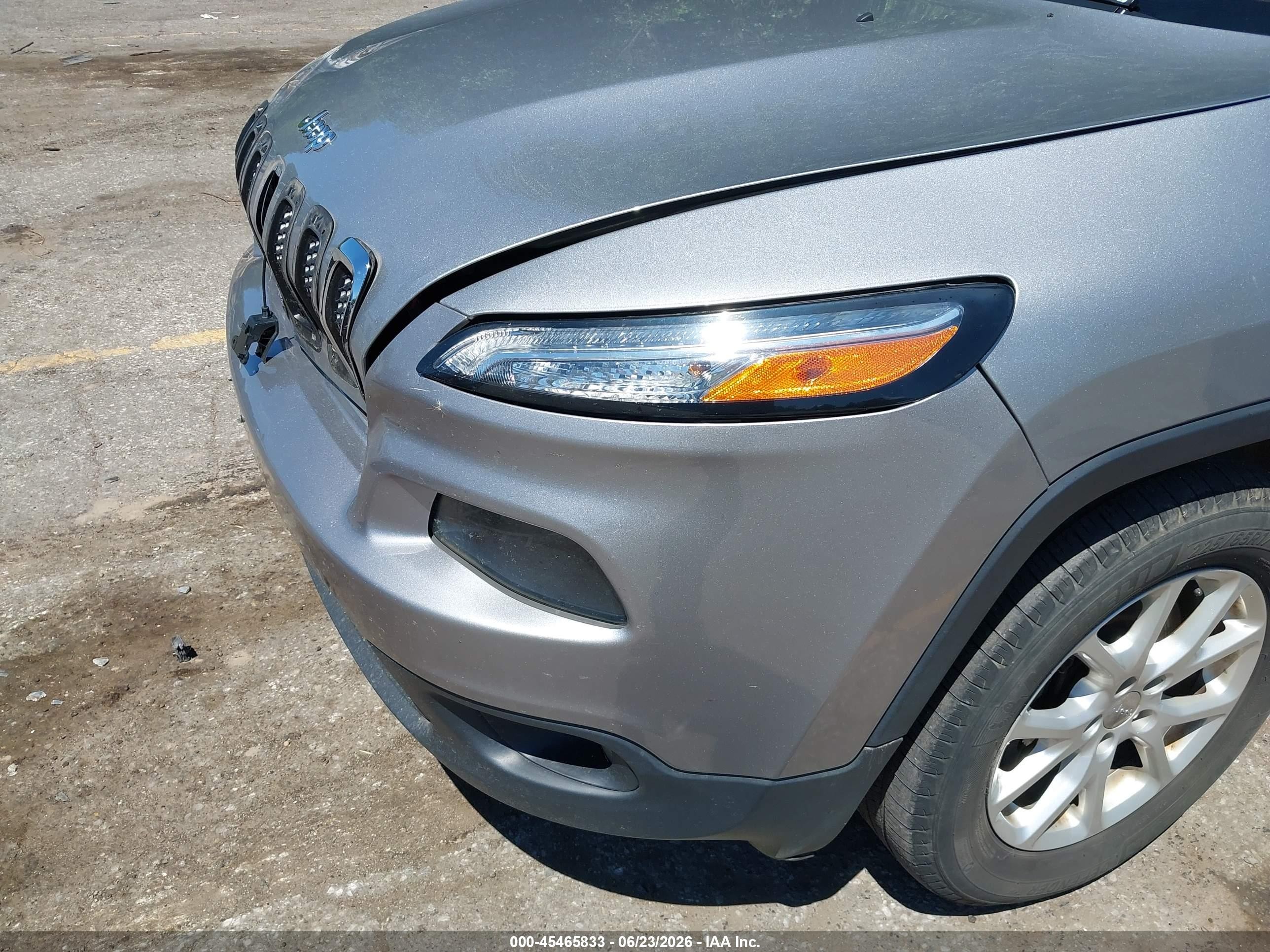 2014 Jeep Cherokee Latitude Gray vin: 1C4PJMCS7EW203696