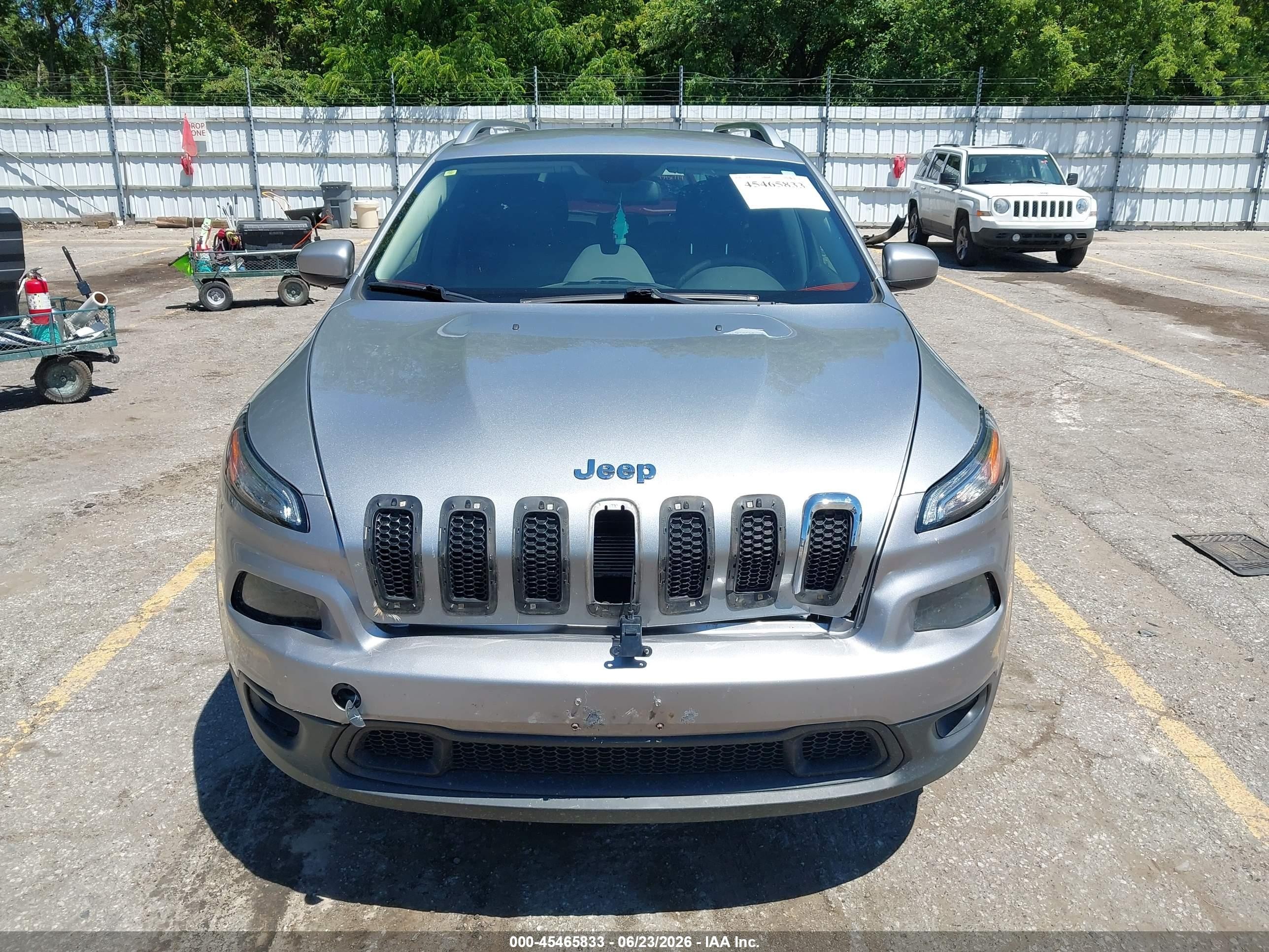 2014 Jeep Cherokee Latitude Gray vin: 1C4PJMCS7EW203696
