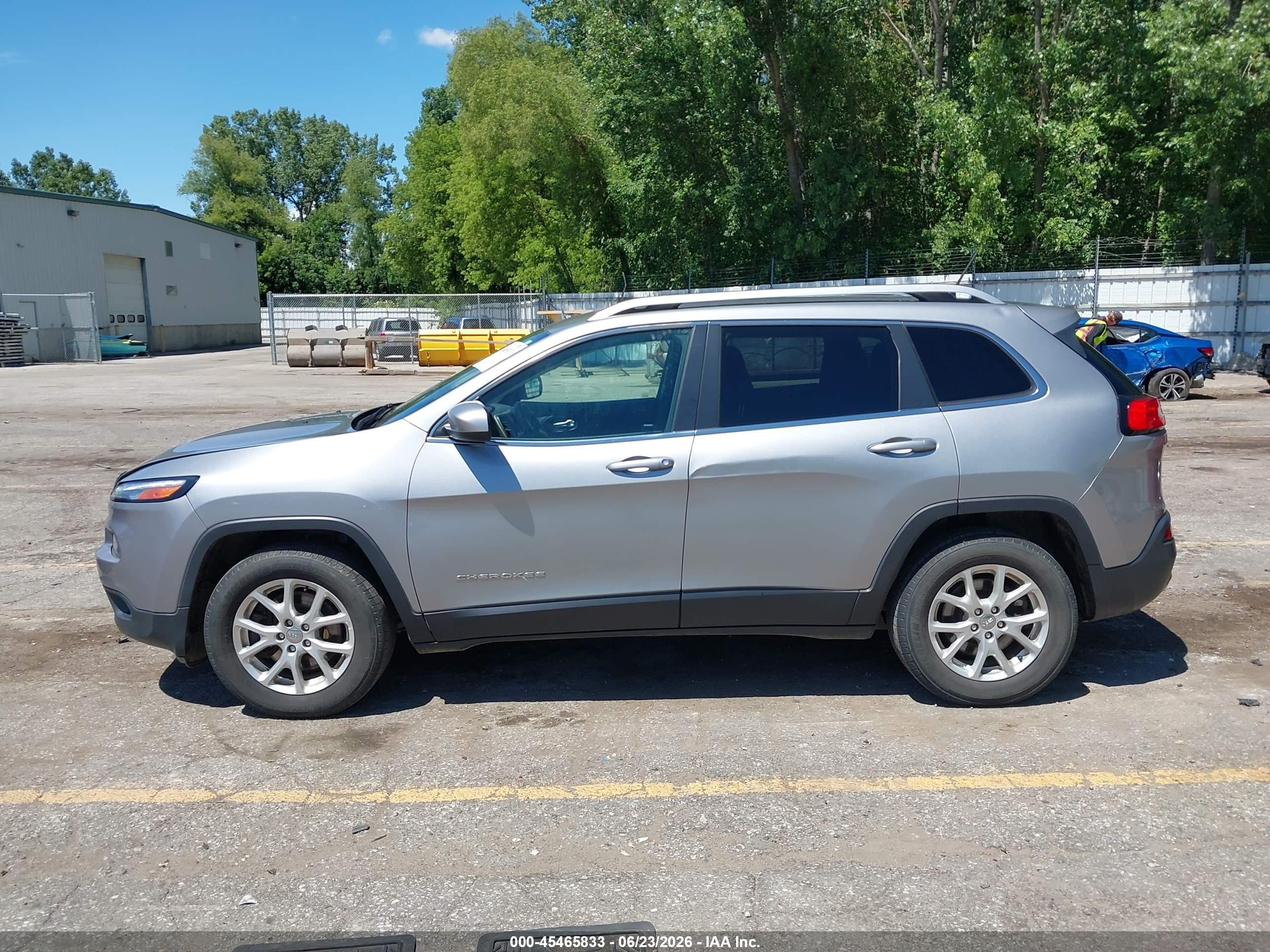 2014 Jeep Cherokee Latitude Gray vin: 1C4PJMCS7EW203696