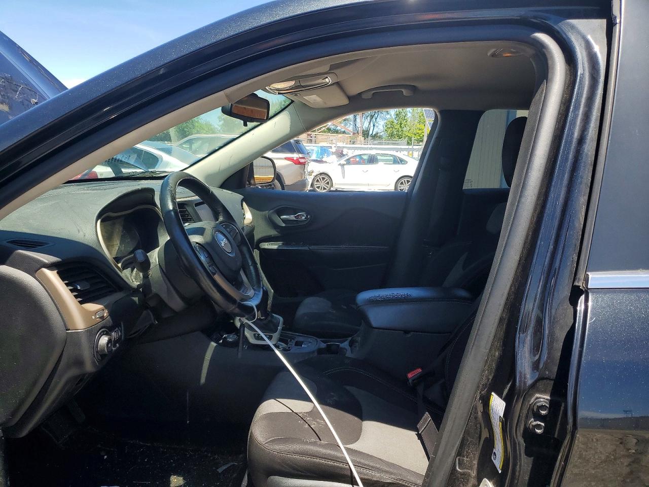 2014 Jeep Cherokee Latitude Black vin: 1C4PJMCS7EW221079