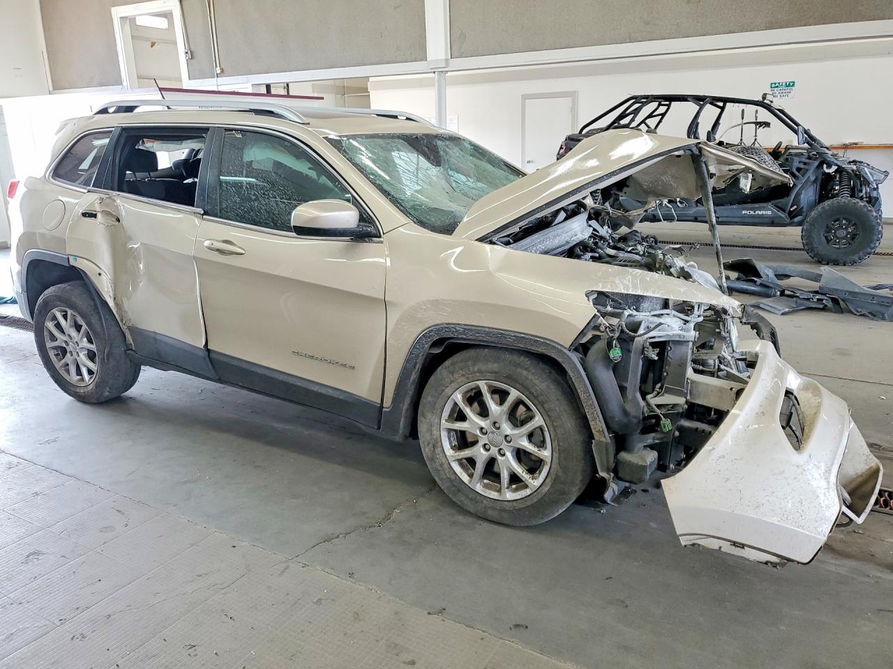 2014 Jeep Cherokee Latitude Beige vin: 1C4PJMCS7EW226279