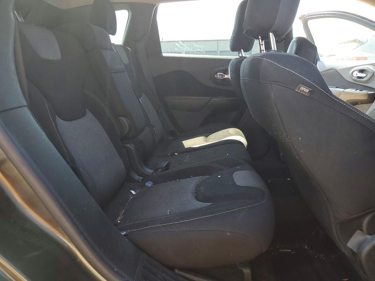 2014 Jeep Cherokee Latitude Зеленый vin: 1C4PJMCS7EW318167