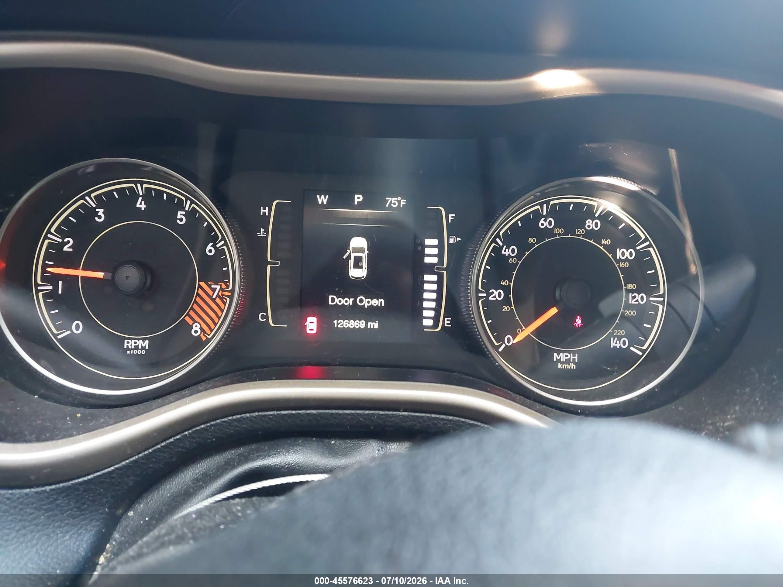 2015 Jeep Cherokee Latitude White vin: 1C4PJMCS7FW504437