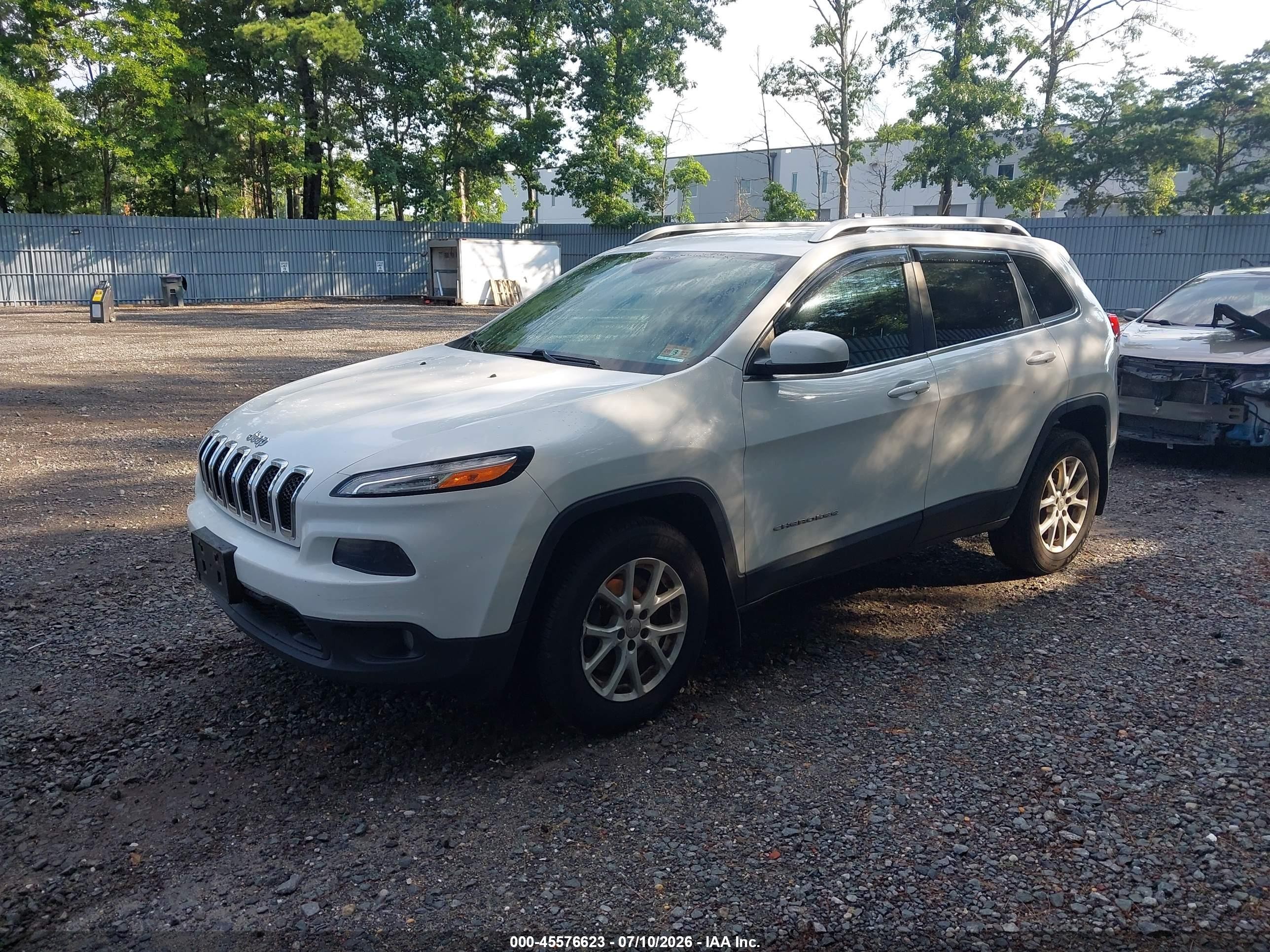 2015 Jeep Cherokee Latitude White vin: 1C4PJMCS7FW504437
