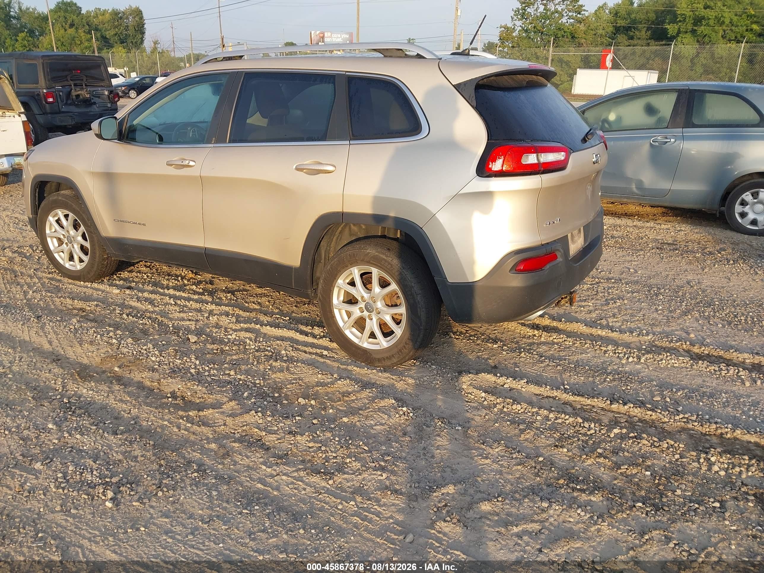 2015 Jeep Cherokee Latitude Gold vin: 1C4PJMCS7FW546171