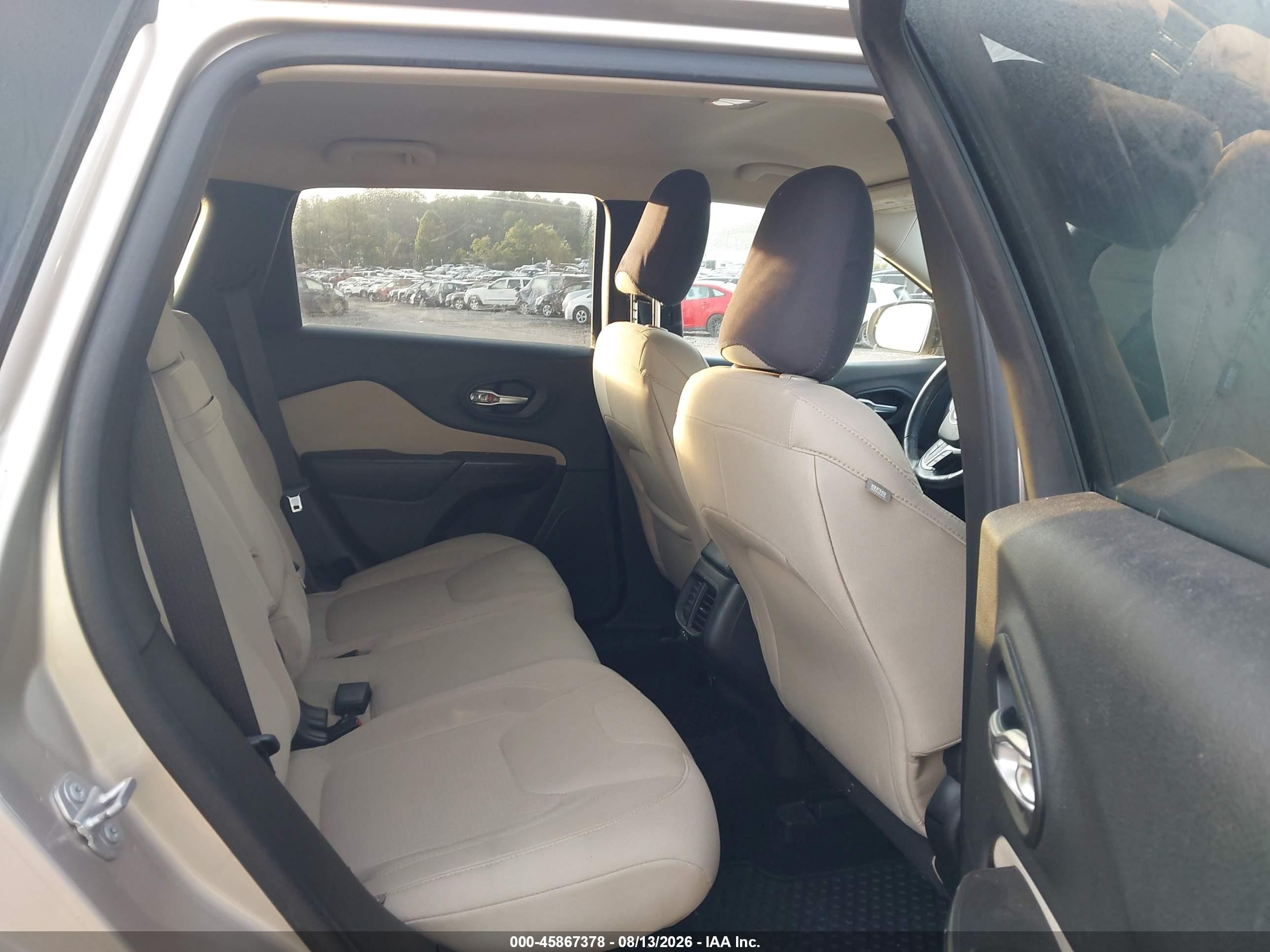 2015 Jeep Cherokee Latitude Gold vin: 1C4PJMCS7FW546171