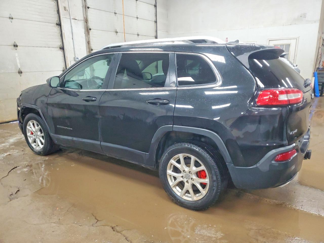 2015 Jeep Cherokee Latitude Black vin: 1C4PJMCS7FW546543