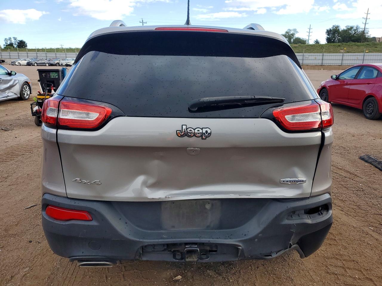 2015 Jeep Cherokee Latitude Gray vin: 1C4PJMCS7FW546719
