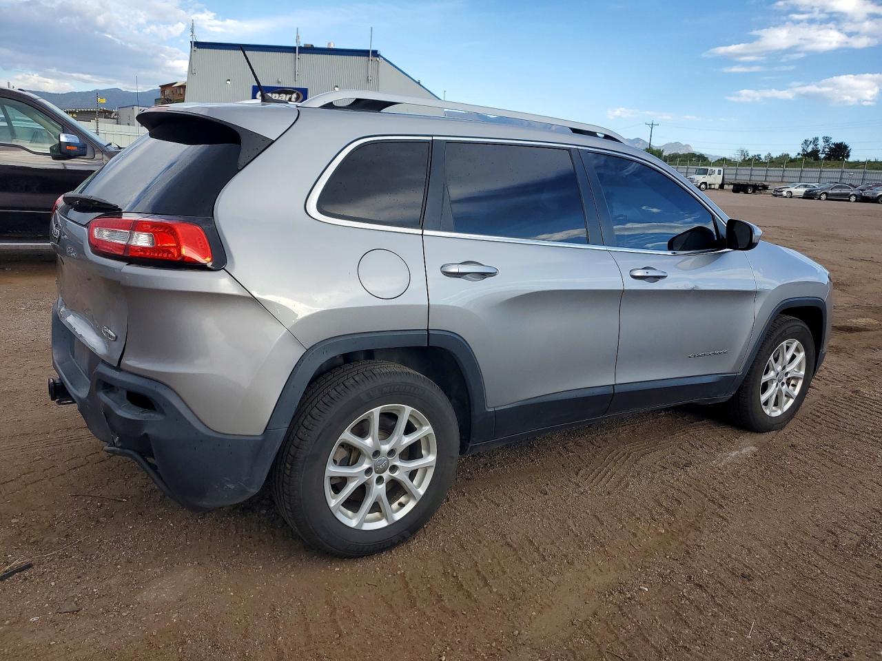 2015 Jeep Cherokee Latitude Gray vin: 1C4PJMCS7FW546719