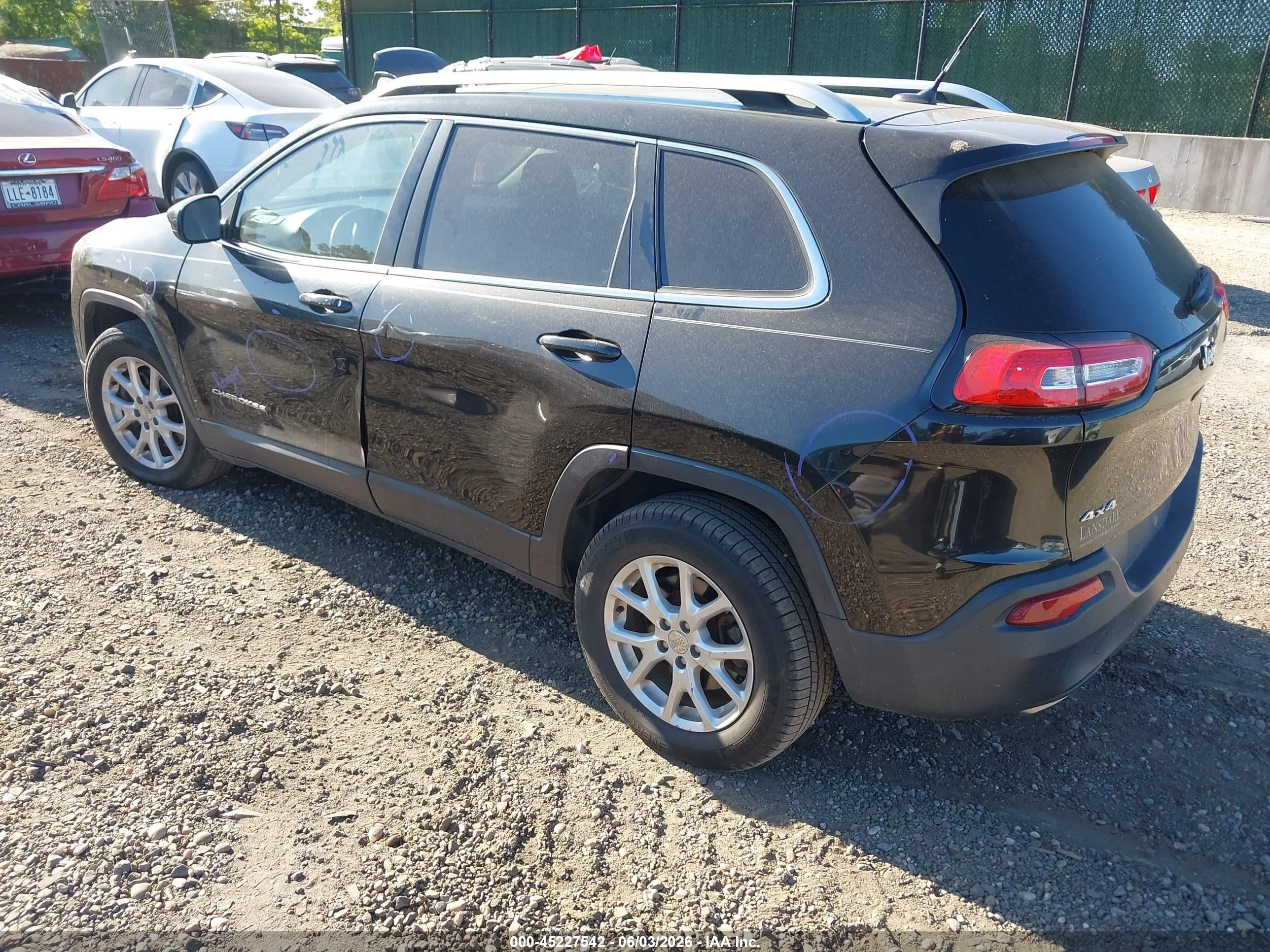 2015 Jeep Cherokee Latitude Black vin: 1C4PJMCS7FW551306