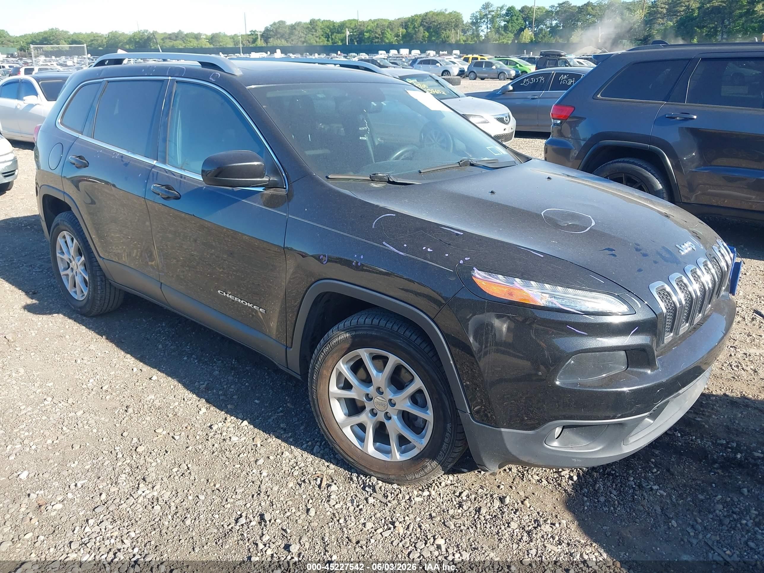 2015 Jeep Cherokee Latitude Black vin: 1C4PJMCS7FW551306