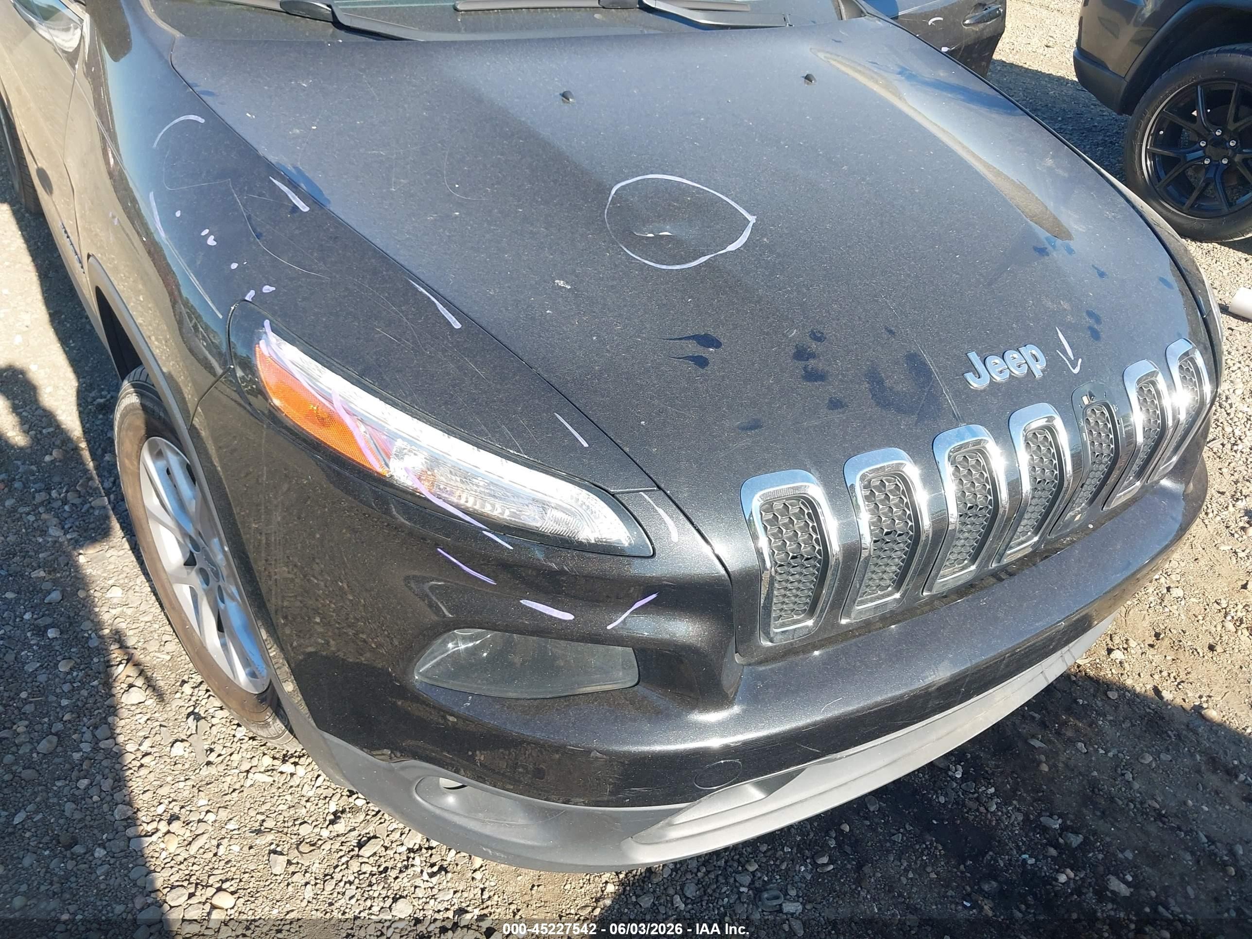 2015 Jeep Cherokee Latitude Black vin: 1C4PJMCS7FW551306