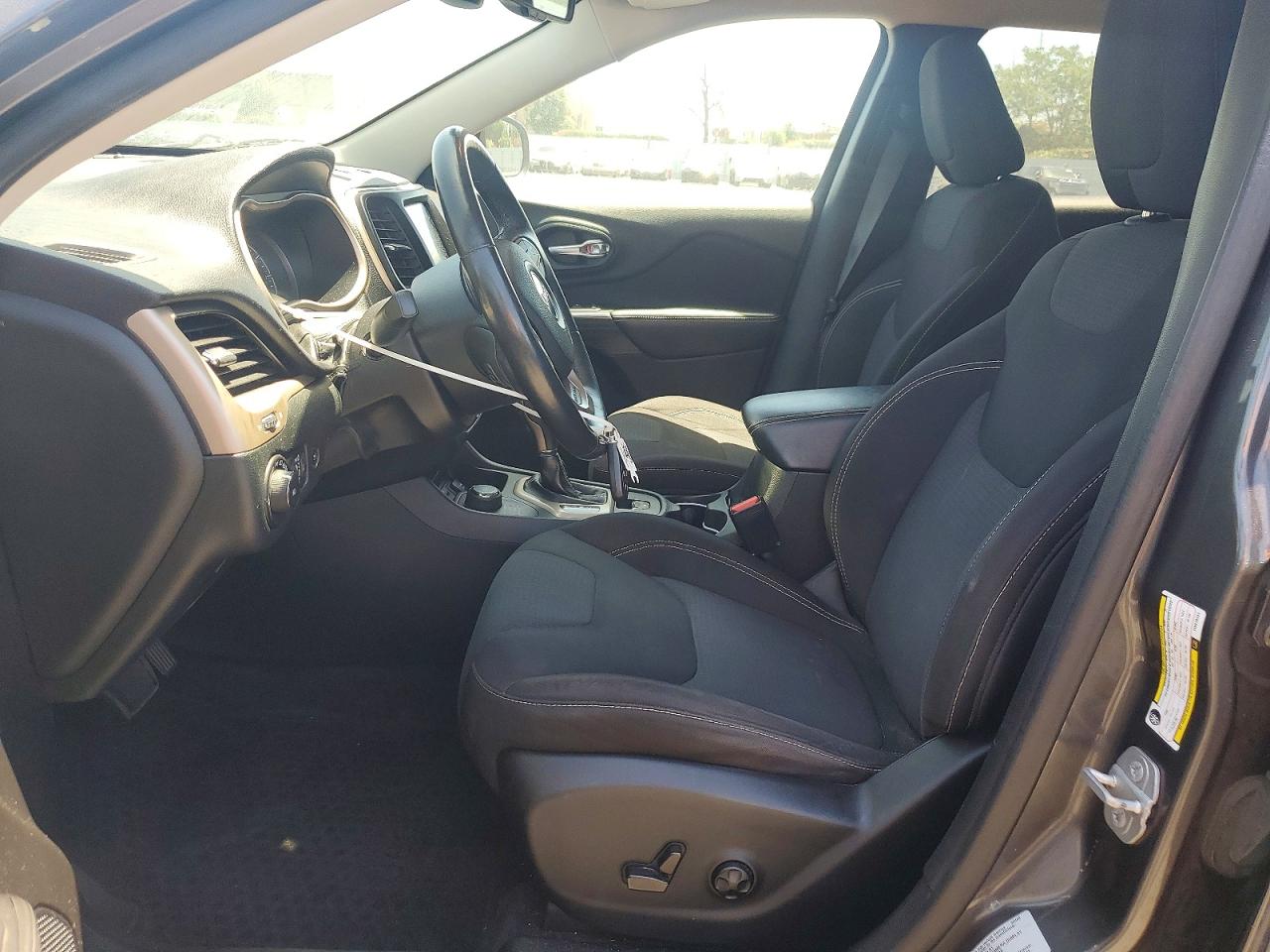 2015 Jeep Cherokee Latitude Угольный vin: 1C4PJMCS7FW619331