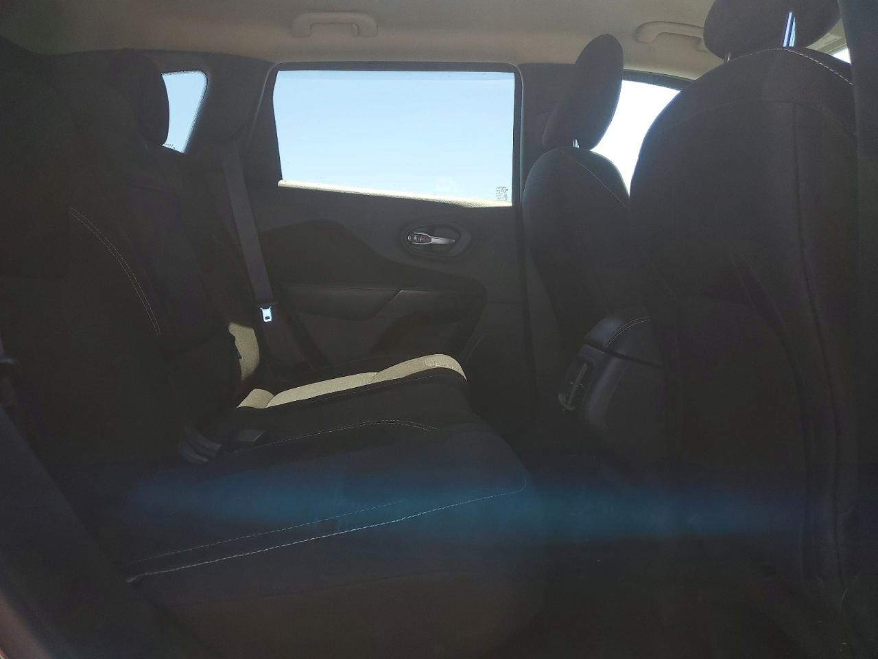 2015 Jeep Cherokee Latitude Blue vin: 1C4PJMCS7FW619541