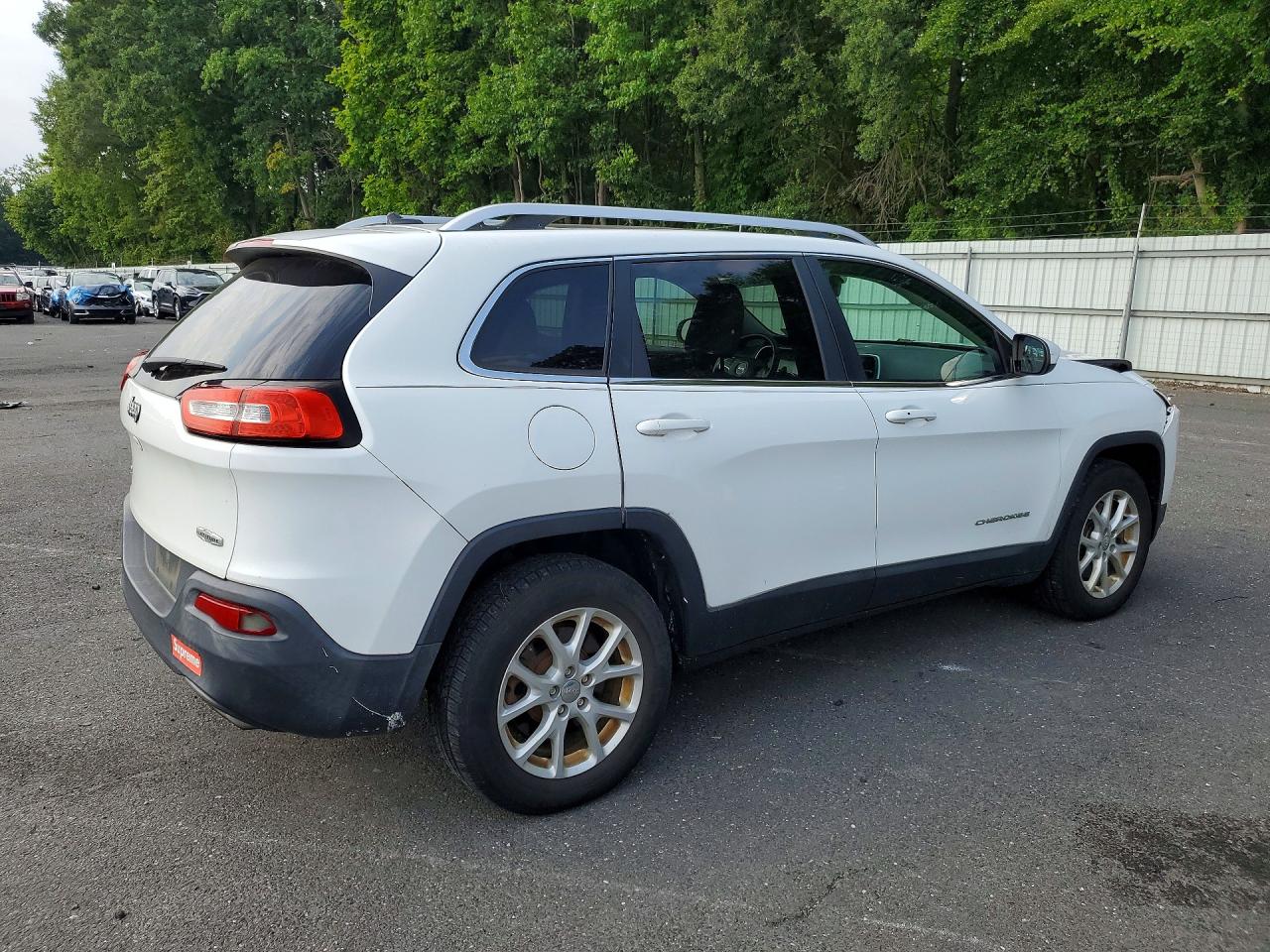 2015 Jeep Cherokee Latitude White vin: 1C4PJMCS7FW642012