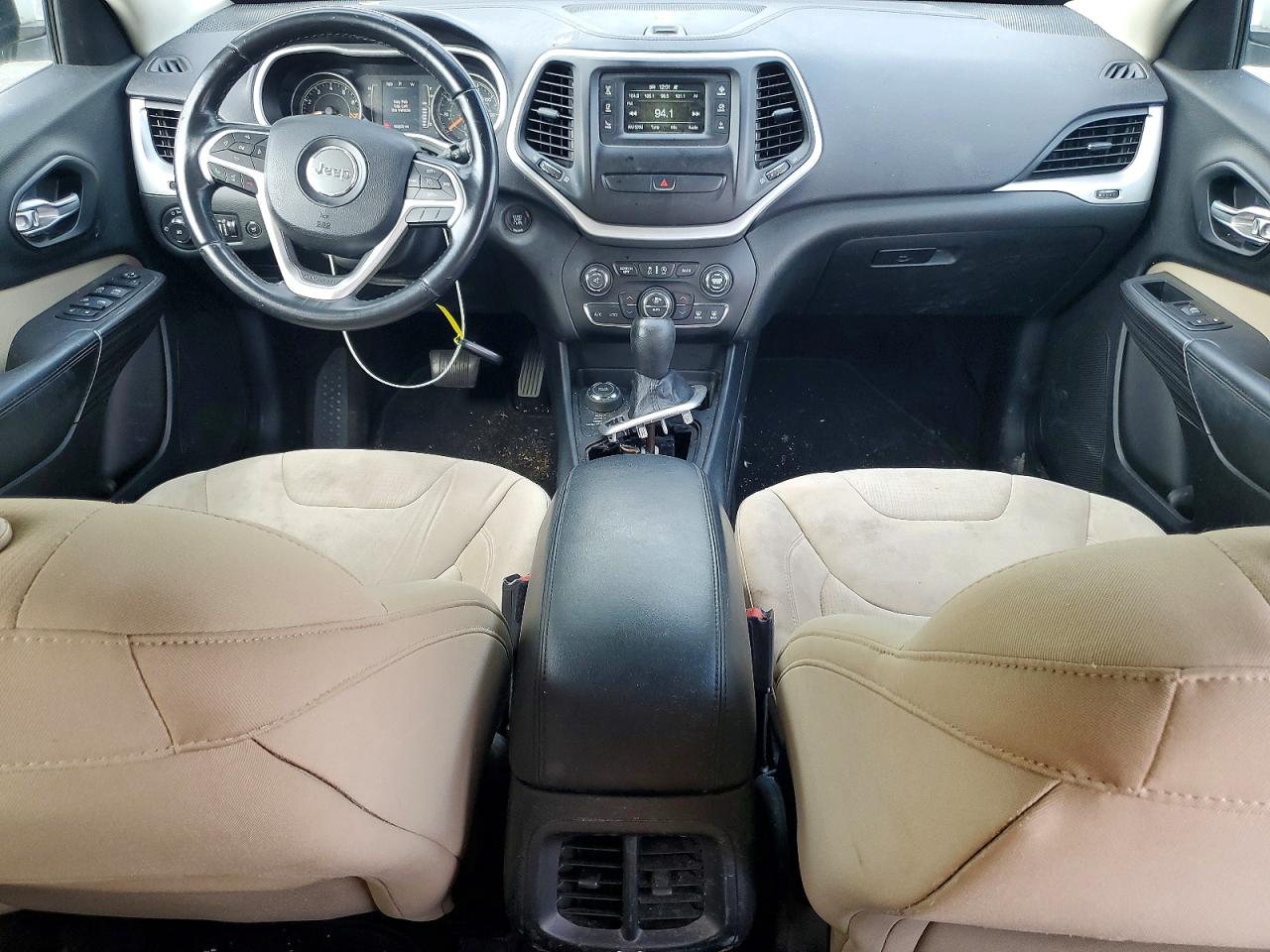 2015 Jeep Cherokee Latitude White vin: 1C4PJMCS7FW642012
