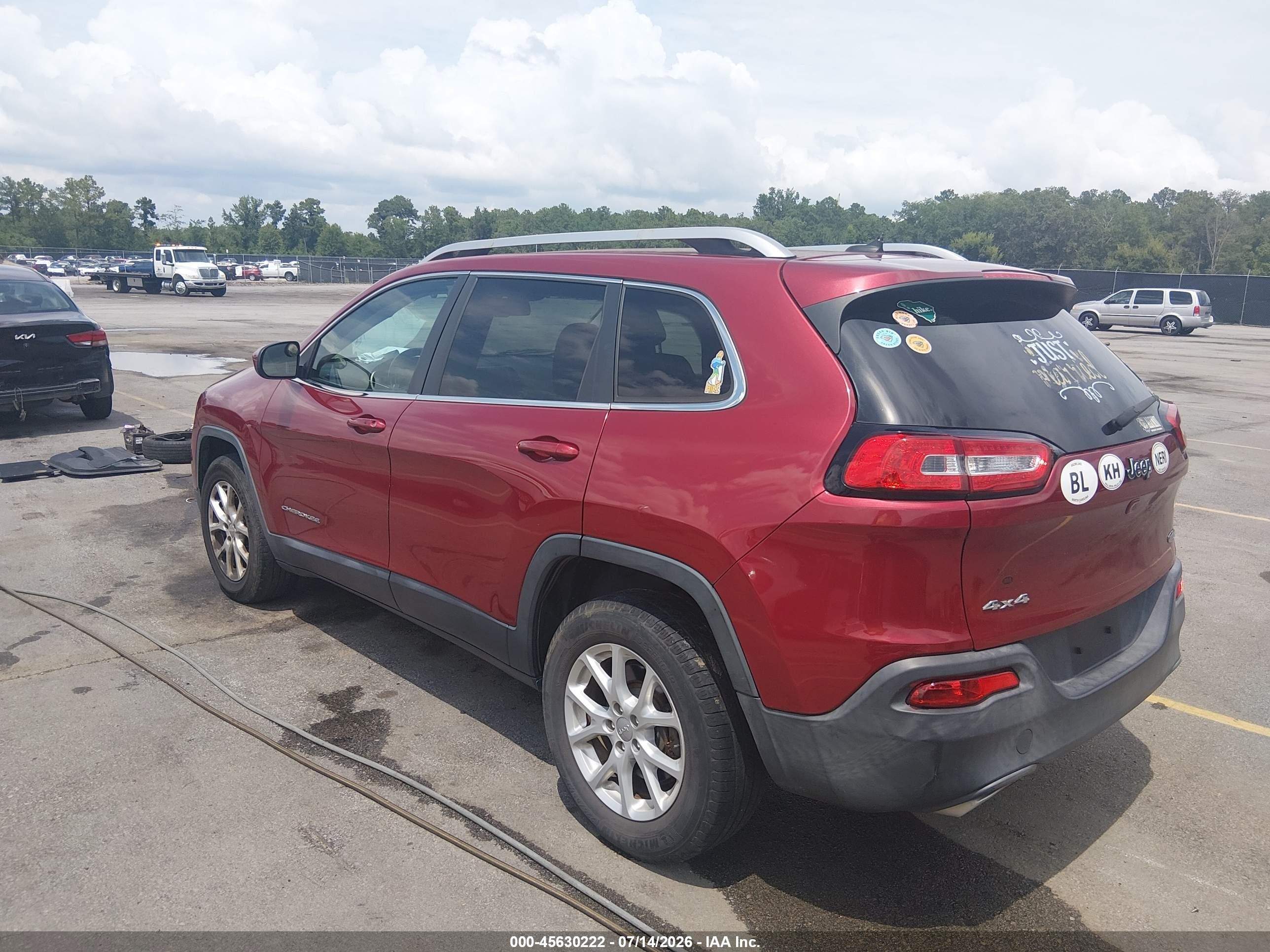 2015 Jeep Cherokee Latitude Red vin: 1C4PJMCS7FW653706