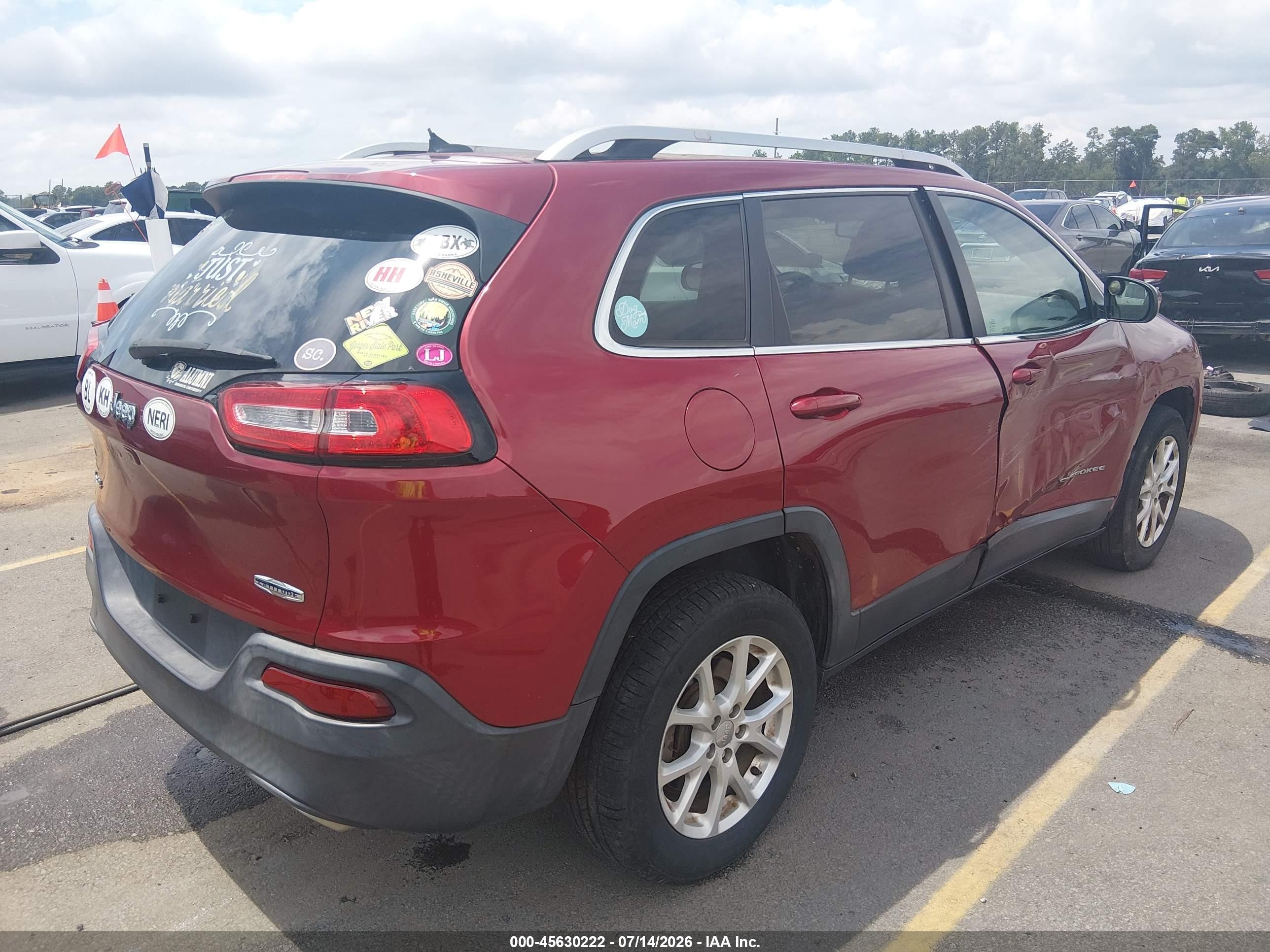2015 Jeep Cherokee Latitude Red vin: 1C4PJMCS7FW653706