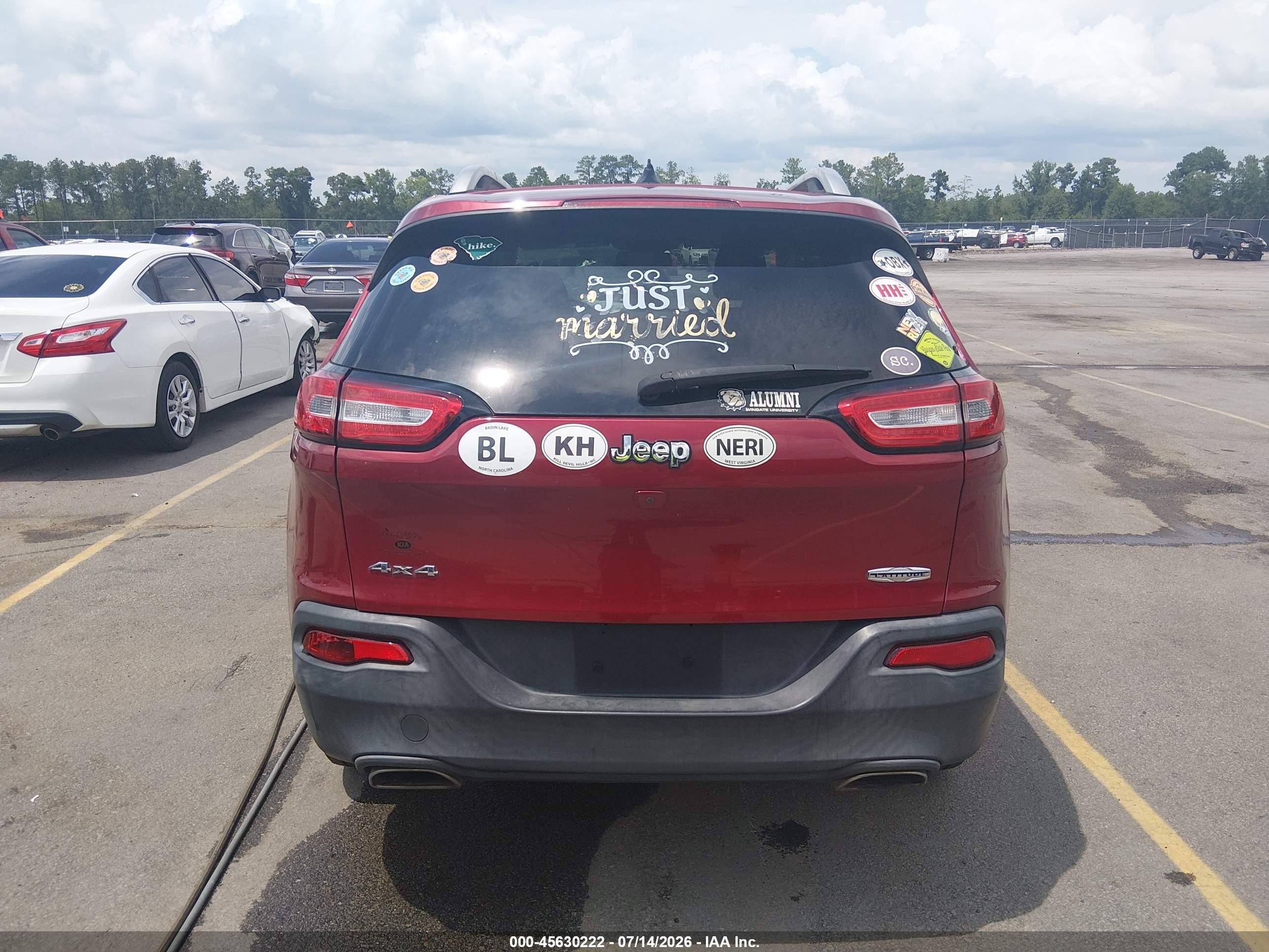 2015 Jeep Cherokee Latitude Red vin: 1C4PJMCS7FW653706