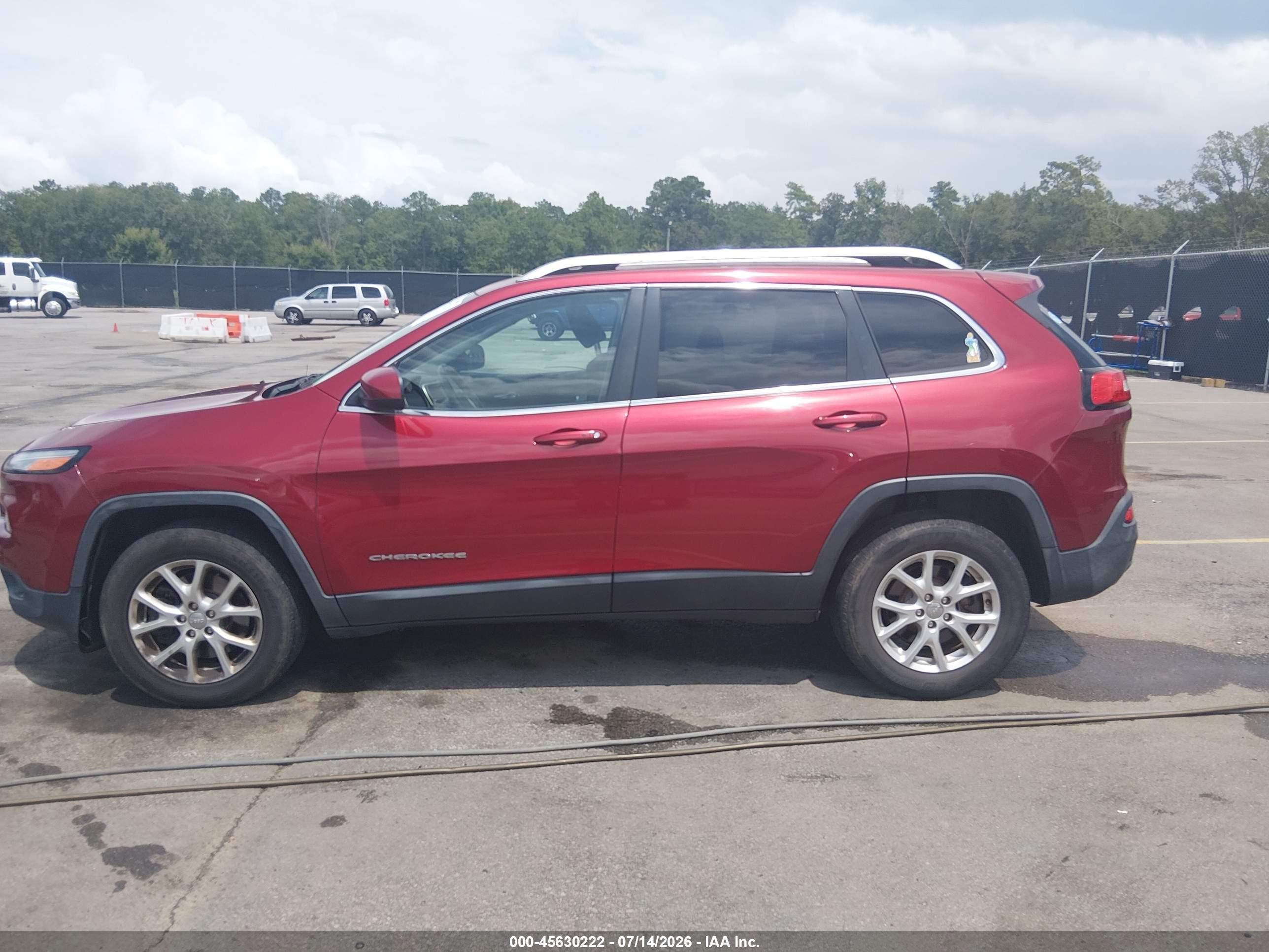 2015 Jeep Cherokee Latitude Red vin: 1C4PJMCS7FW653706