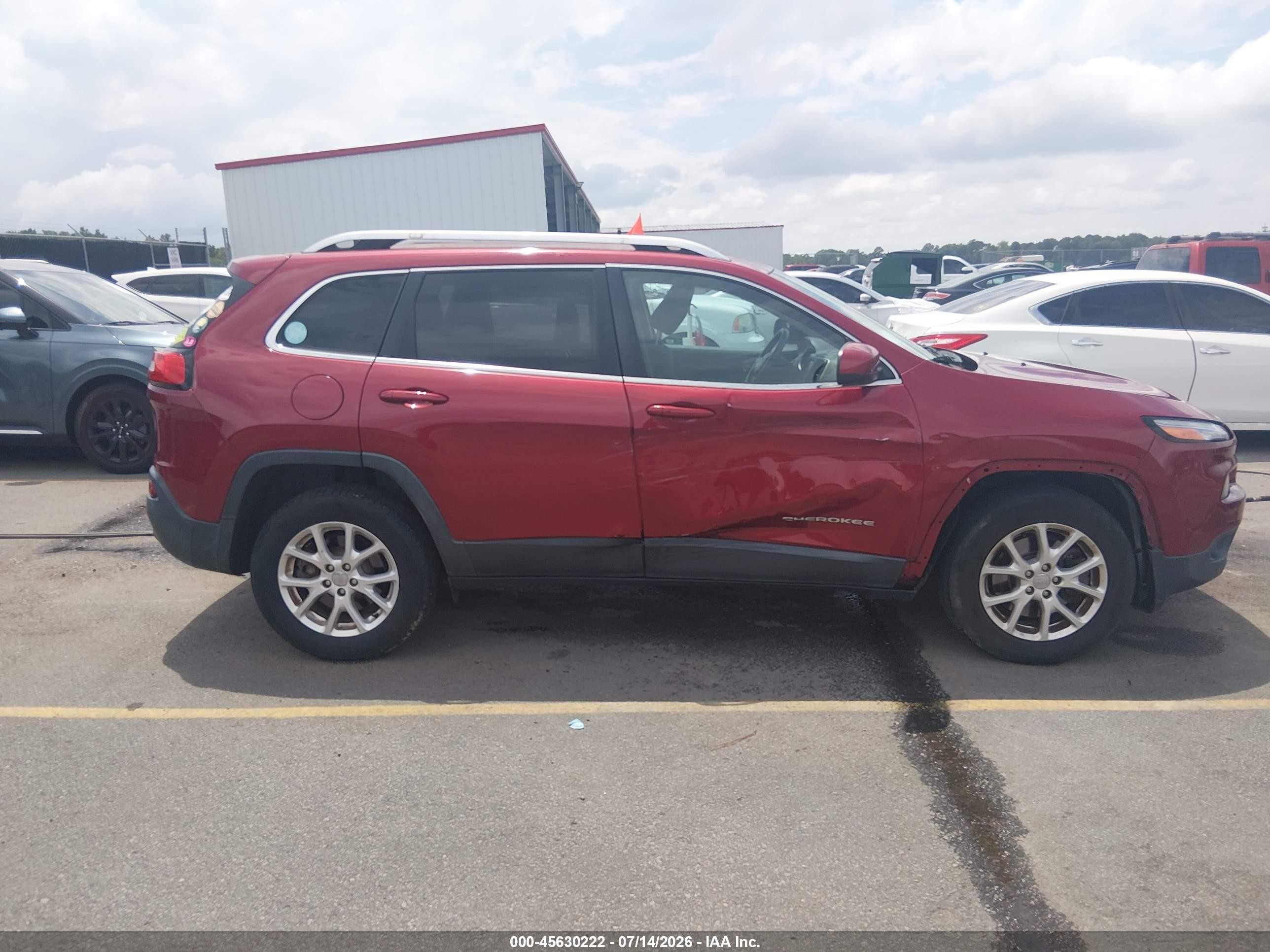 2015 Jeep Cherokee Latitude Red vin: 1C4PJMCS7FW653706