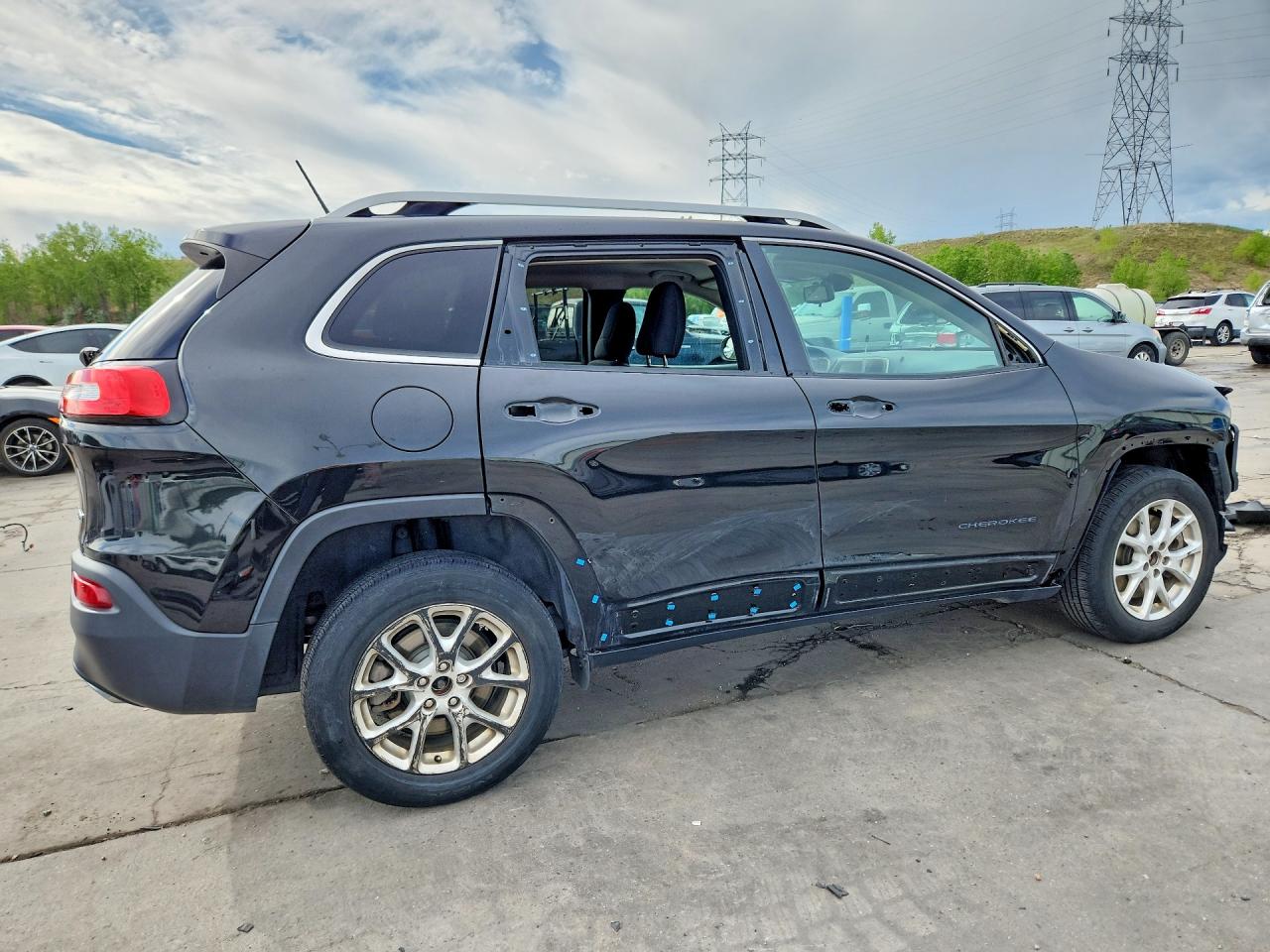 2015 Jeep Cherokee Latitude Black vin: 1C4PJMCS7FW659649