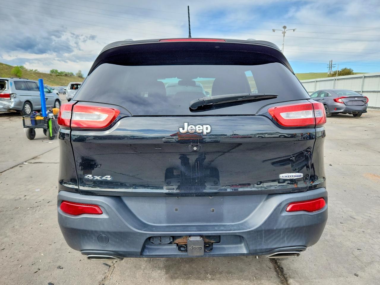 2015 Jeep Cherokee Latitude Black vin: 1C4PJMCS7FW659649