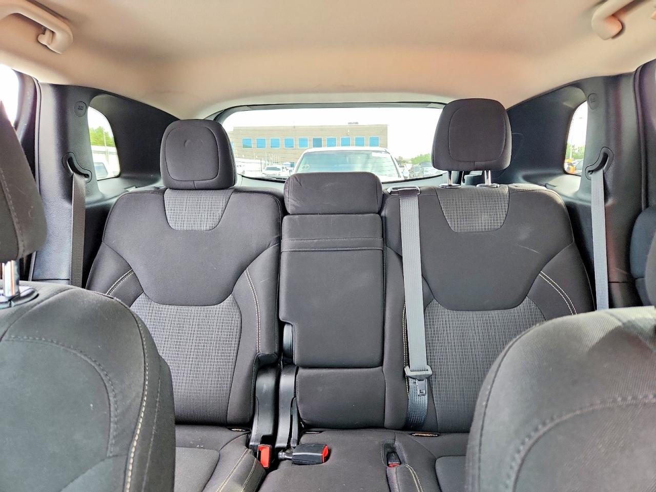 2015 Jeep Cherokee Latitude Black vin: 1C4PJMCS7FW659649