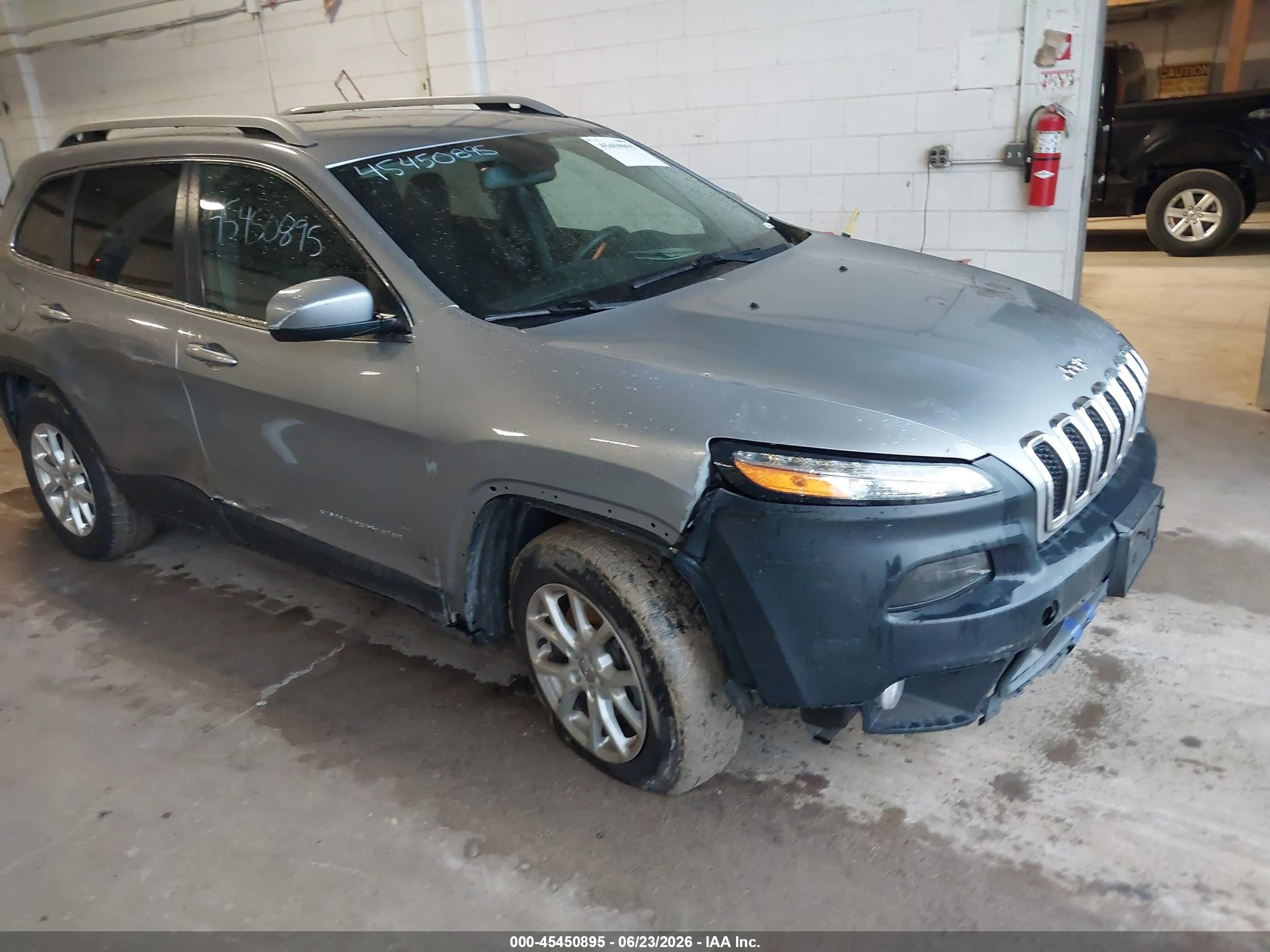 2015 Jeep Cherokee Latitude Gray vin: 1C4PJMCS7FW679724