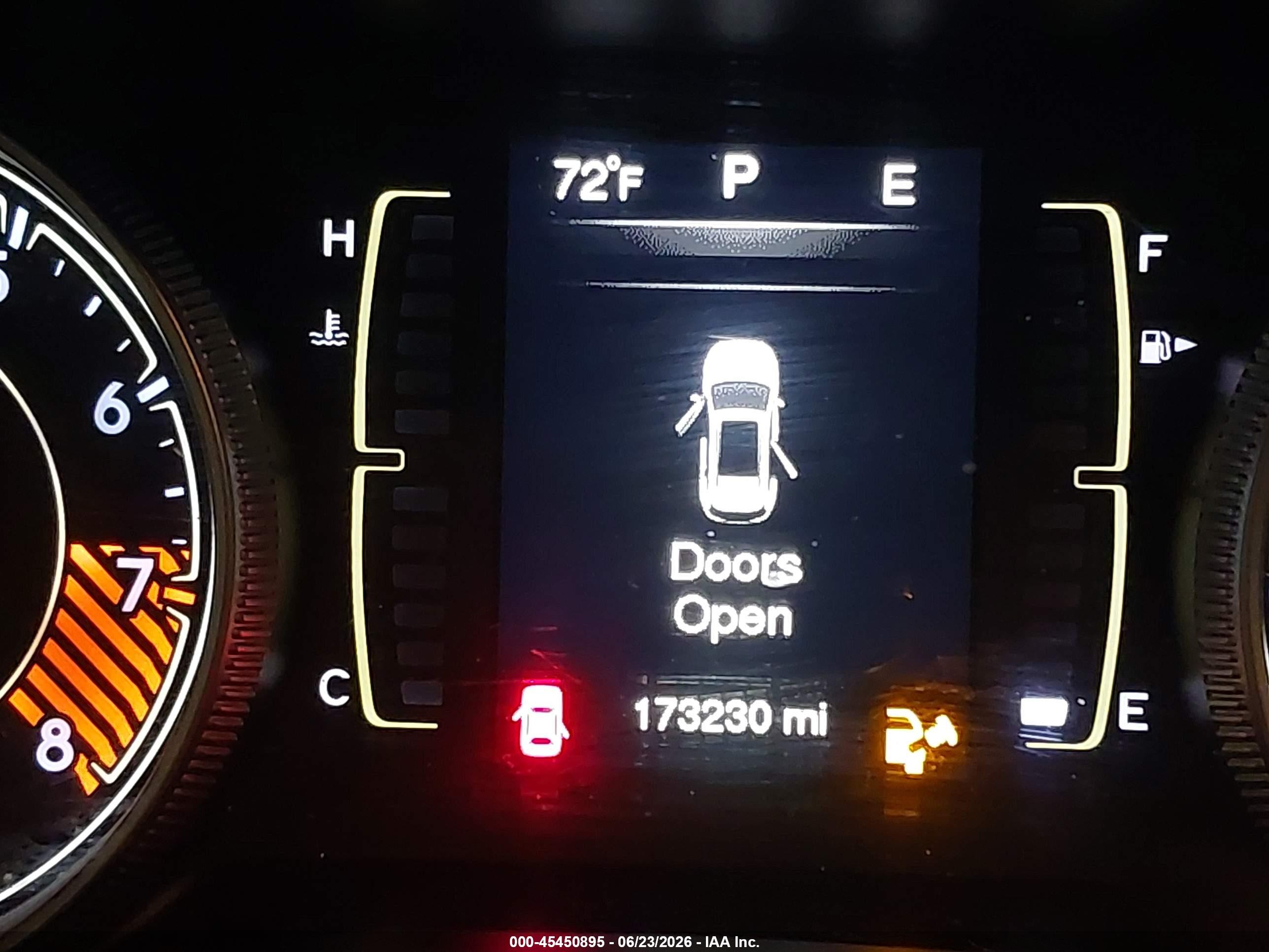 2015 Jeep Cherokee Latitude Gray vin: 1C4PJMCS7FW679724
