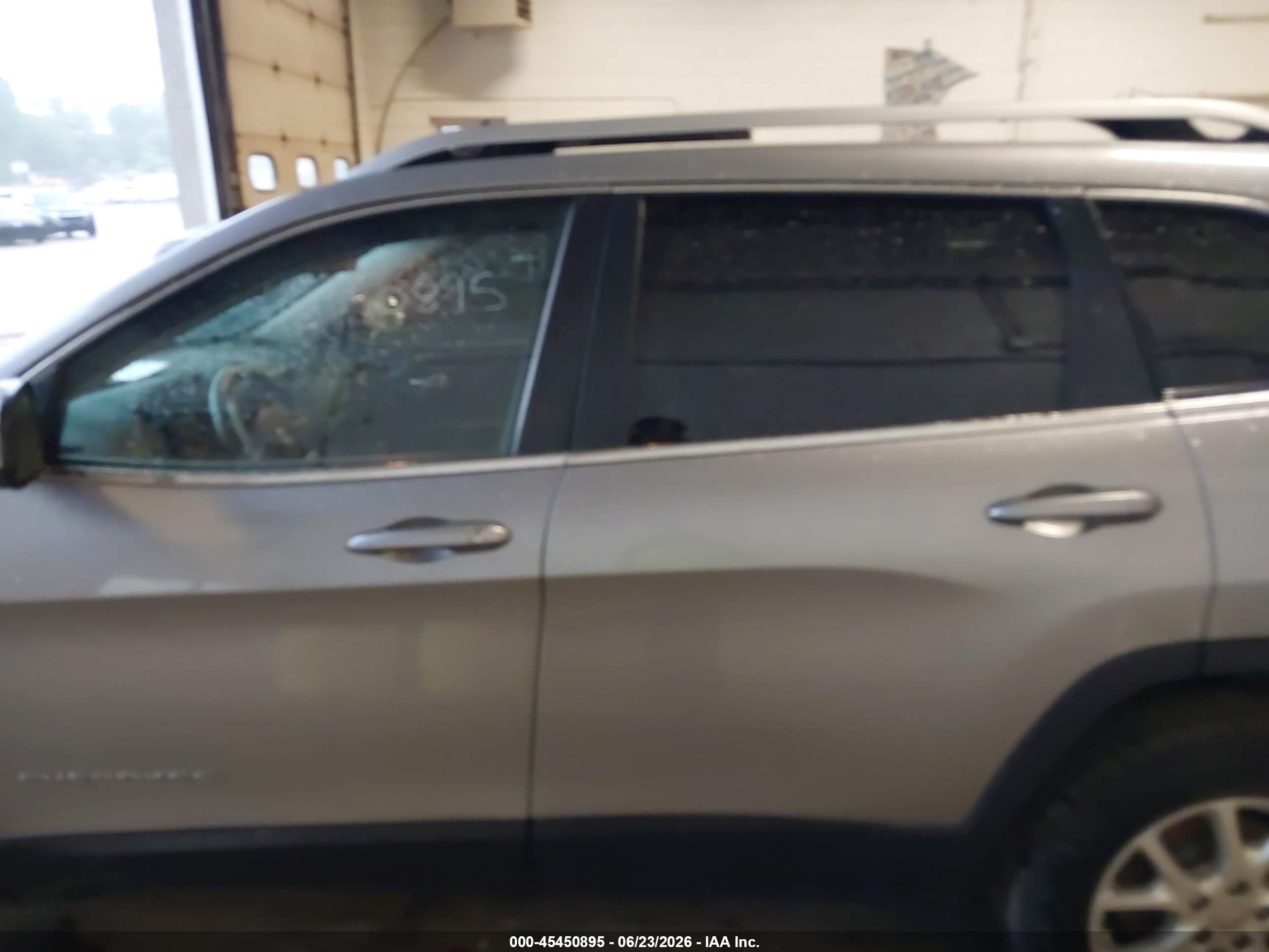 2015 Jeep Cherokee Latitude Gray vin: 1C4PJMCS7FW679724