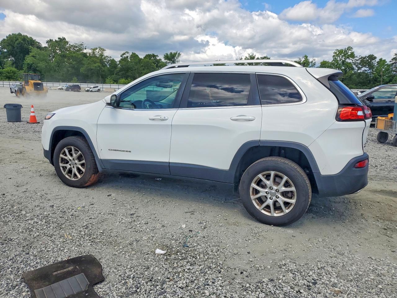2015 Jeep Cherokee Latitude Белый vin: 1C4PJMCS7FW725858