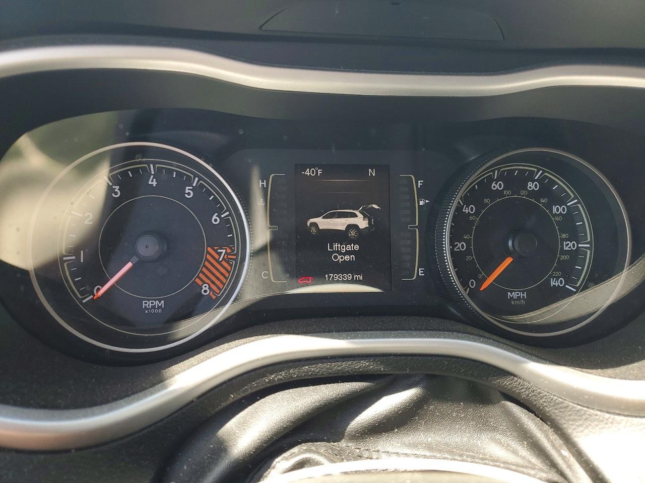 2015 Jeep Cherokee Latitude Белый vin: 1C4PJMCS7FW725858
