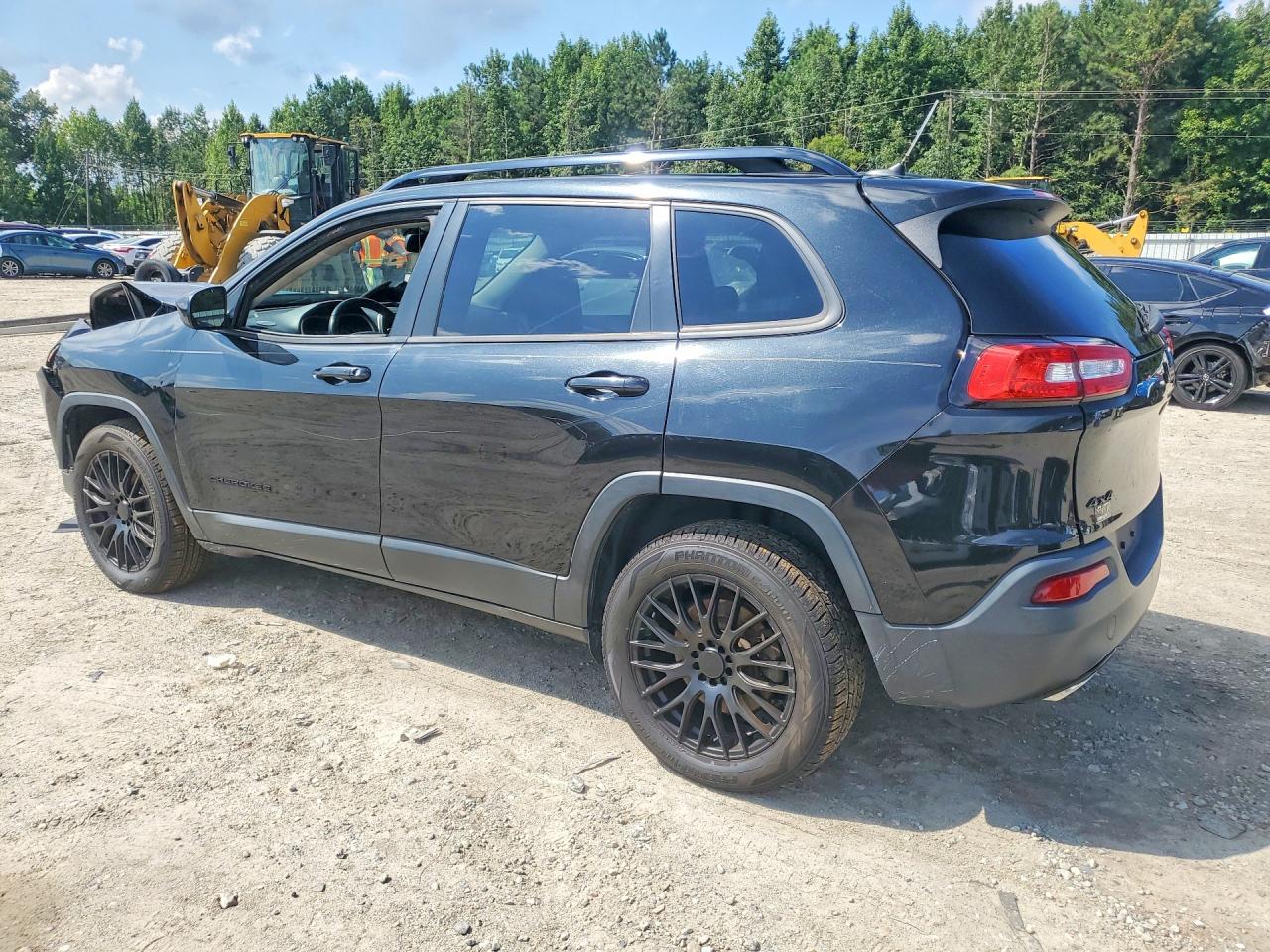 2015 Jeep Cherokee Latitude Black vin: 1C4PJMCS7FW755930