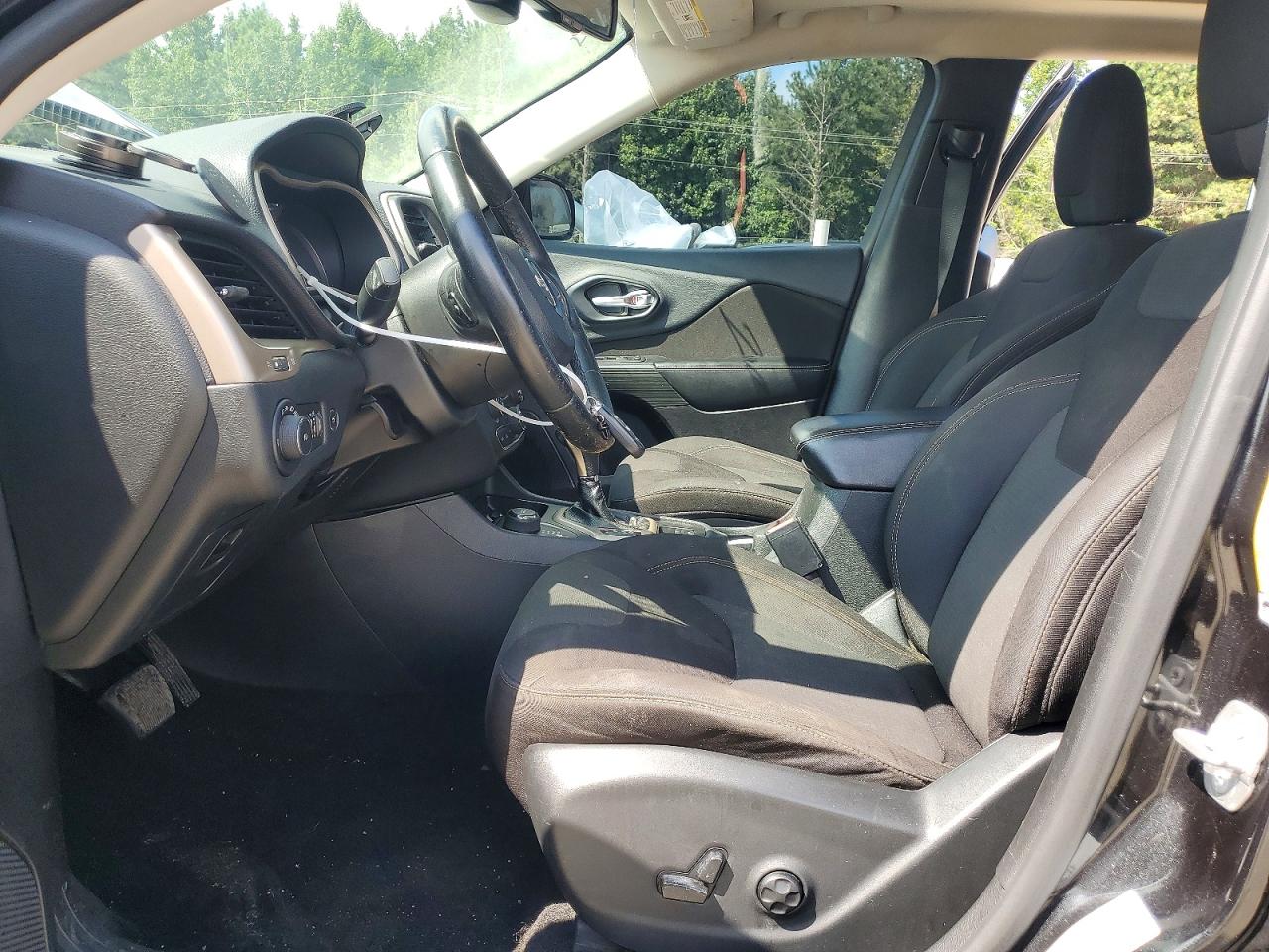 2015 Jeep Cherokee Latitude Black vin: 1C4PJMCS7FW755930