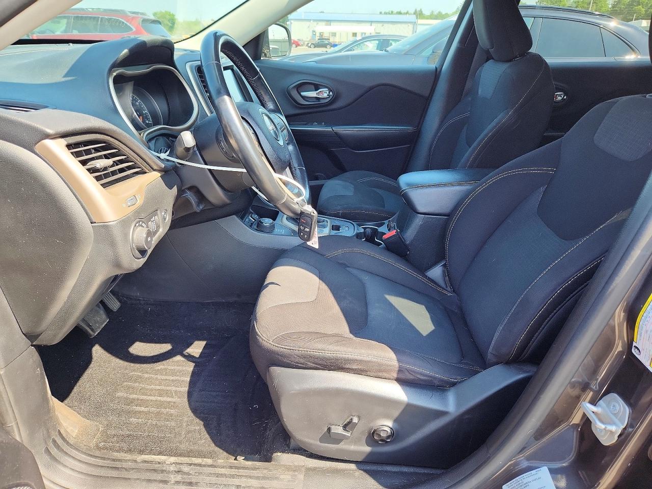 2015 Jeep Cherokee Latitude Угольный vin: 1C4PJMCS7FW787843