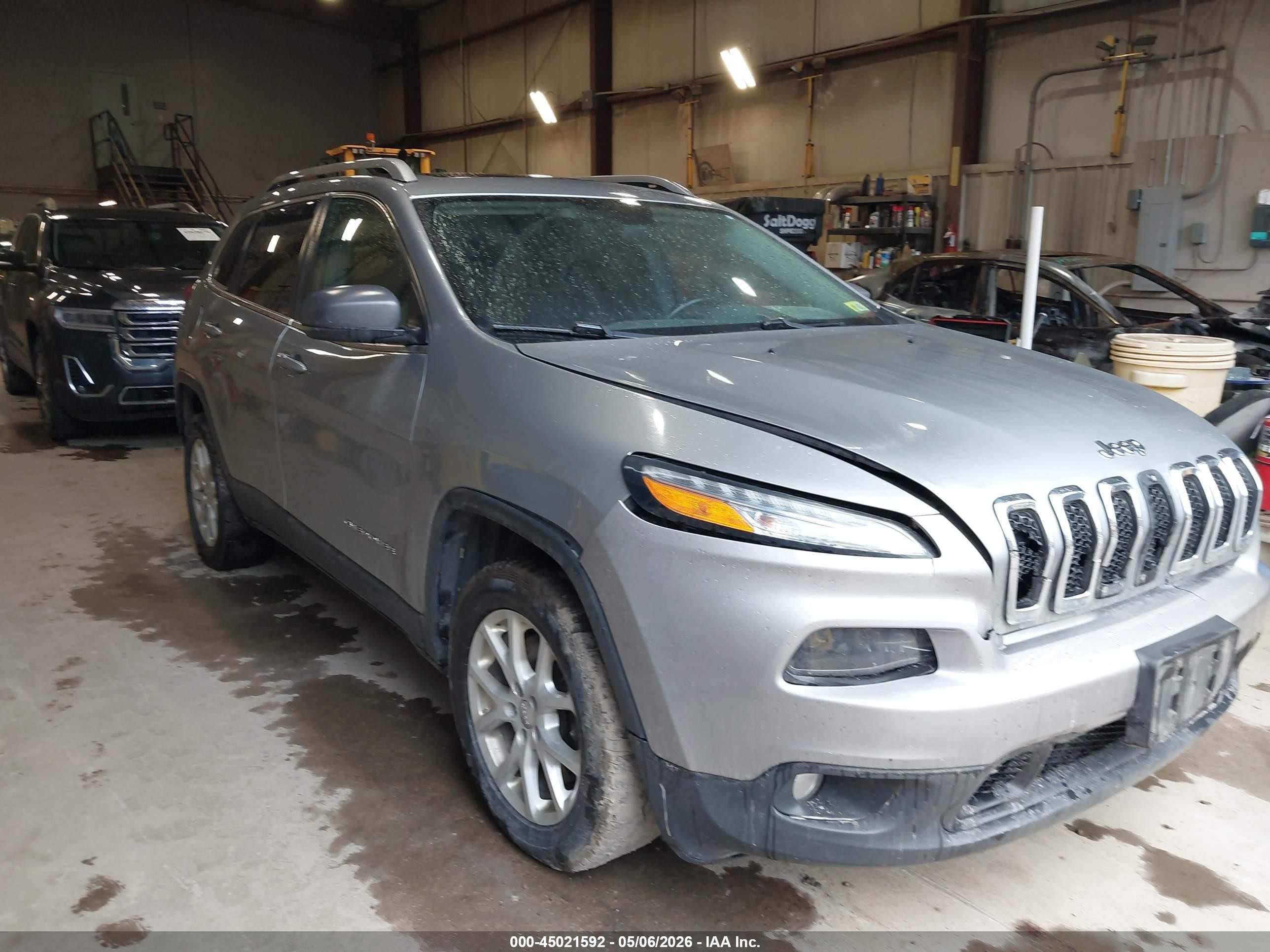 2015 Jeep Cherokee Latitude Gray vin: 1C4PJMCS7FW793108