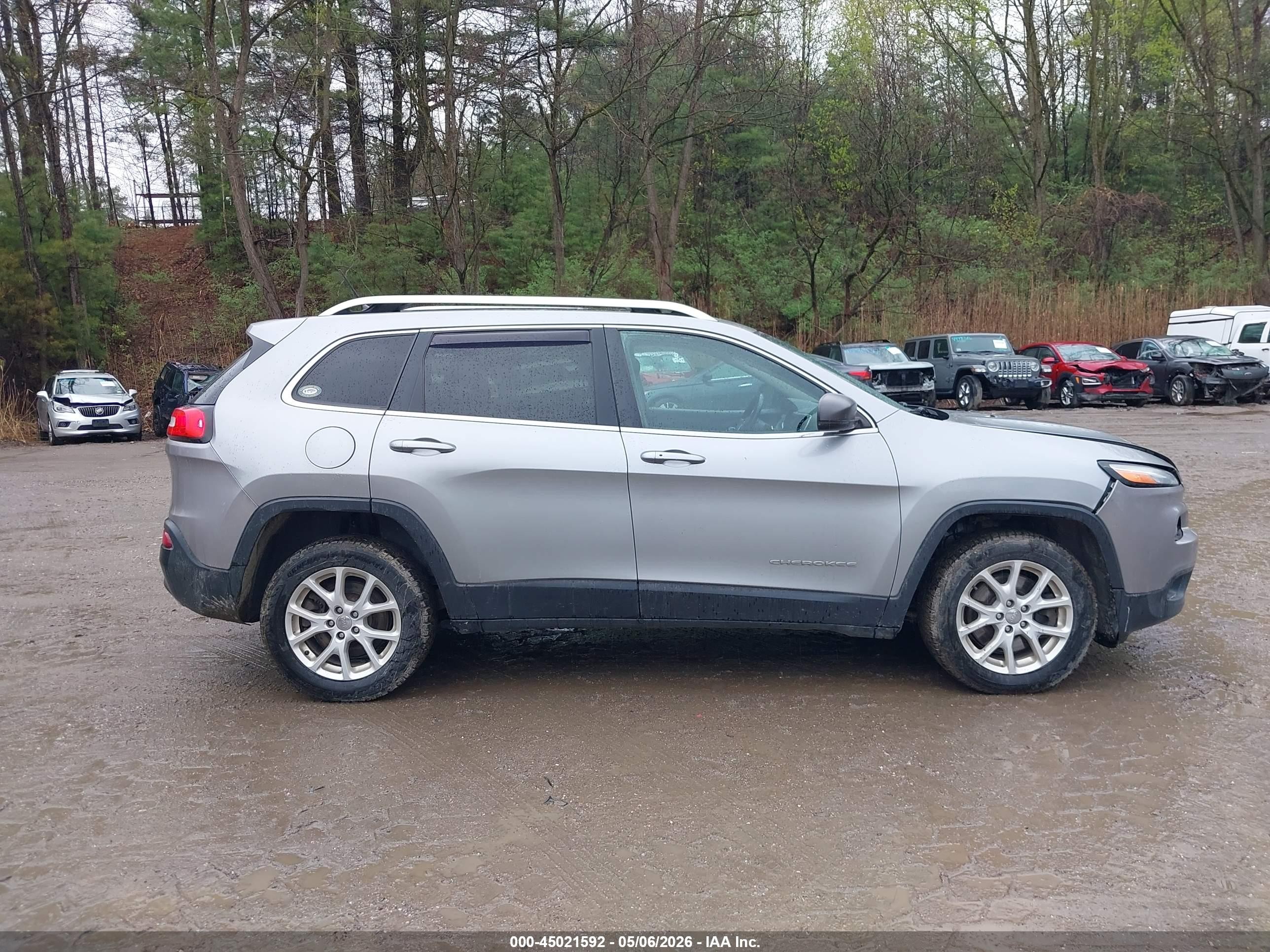 2015 Jeep Cherokee Latitude Gray vin: 1C4PJMCS7FW793108