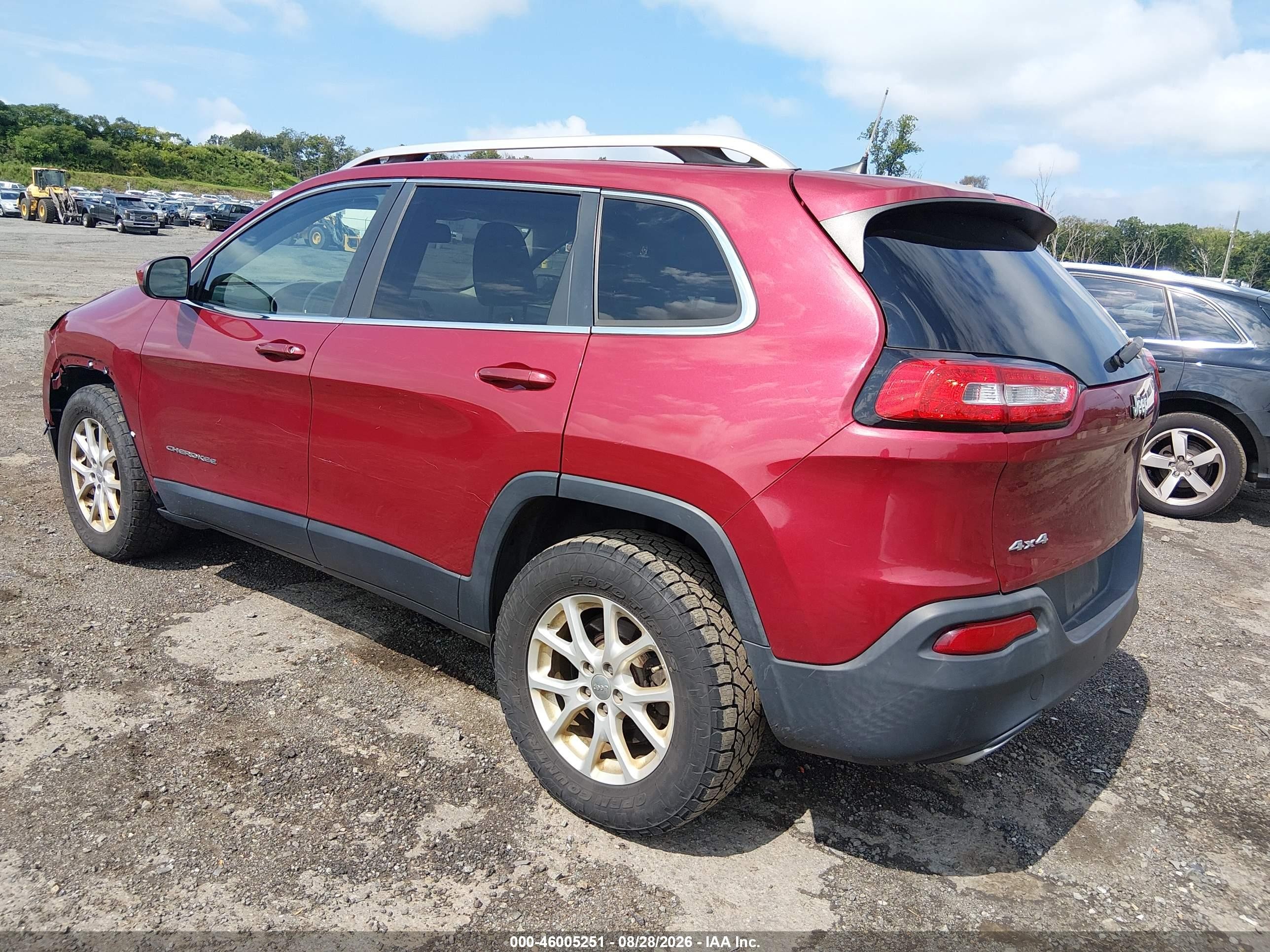 2016 Jeep Cherokee Latitude Red vin: 1C4PJMCS7GW182710