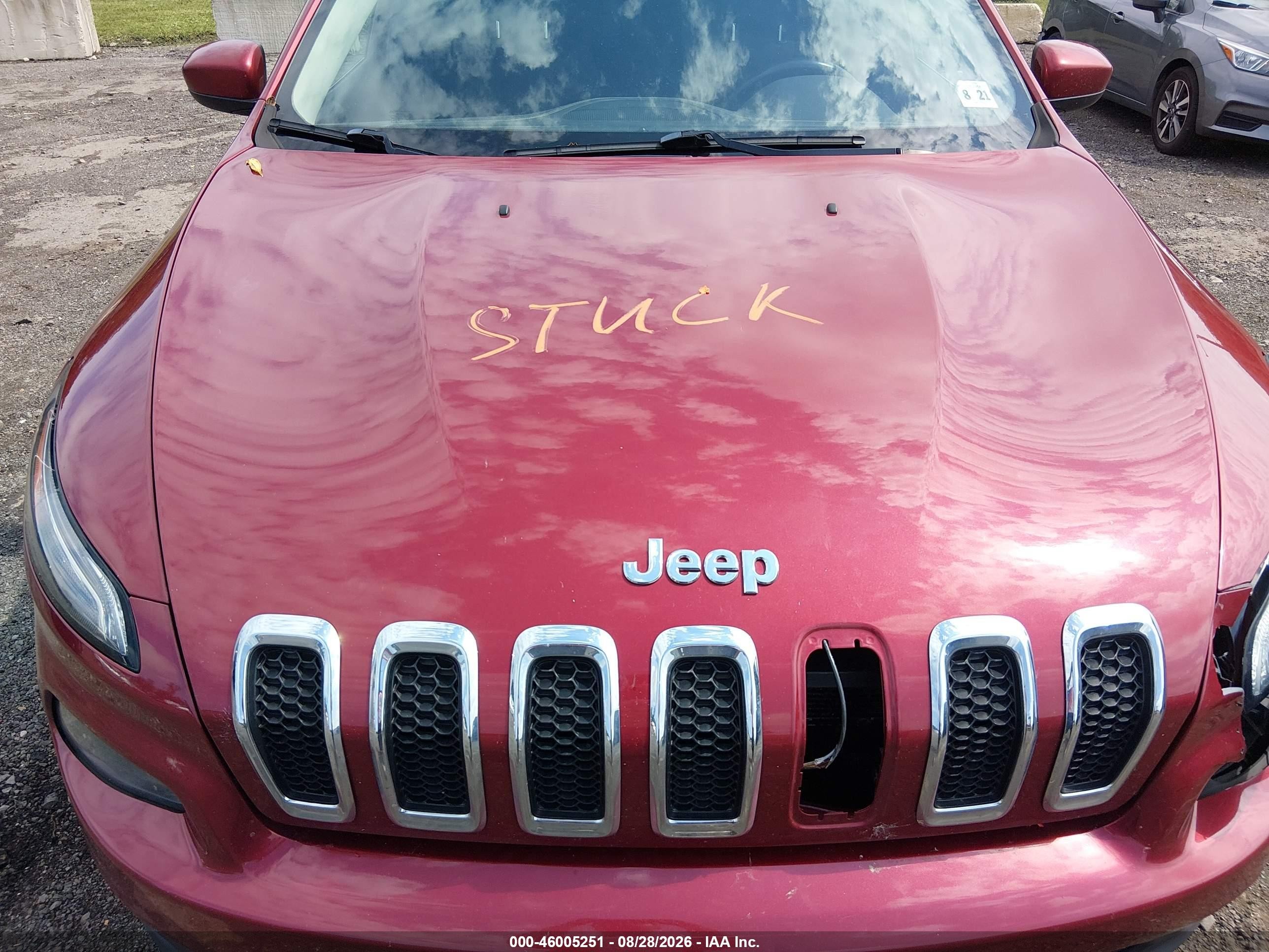 2016 Jeep Cherokee Latitude Red vin: 1C4PJMCS7GW182710
