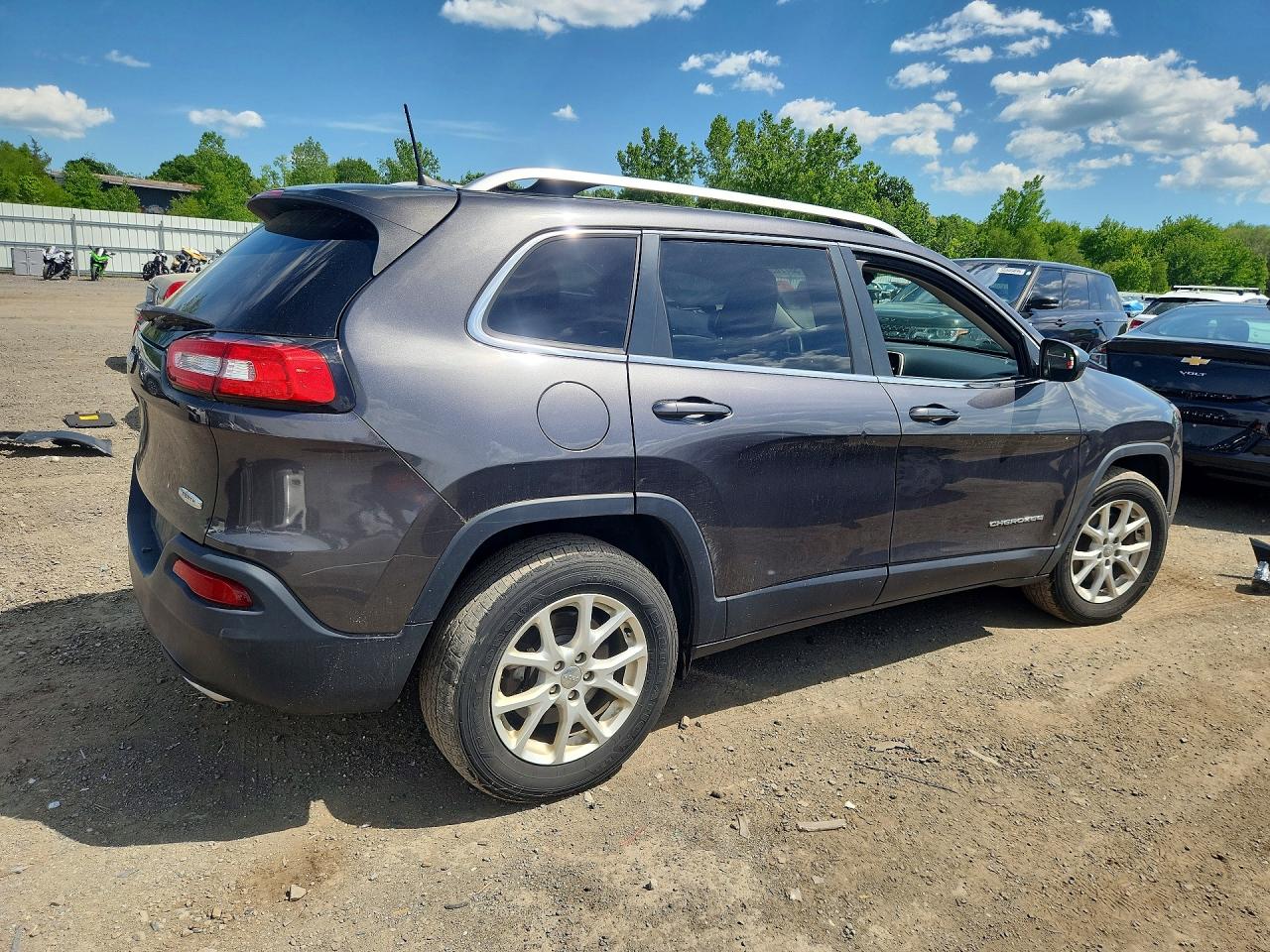 2017 Jeep Cherokee Latitude Gray vin: 1C4PJMCS7HW647097