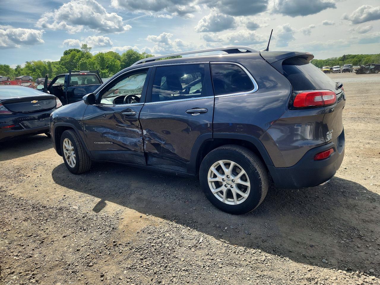2017 Jeep Cherokee Latitude Gray vin: 1C4PJMCS7HW647097