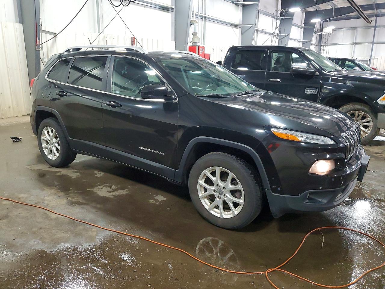2014 Jeep Cherokee Latitude Black vin: 1C4PJMCS8EW100593