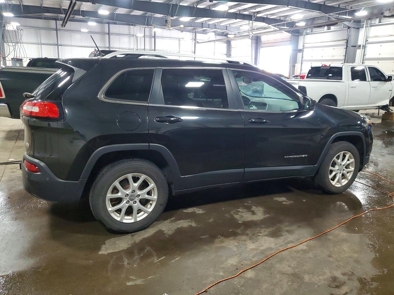 2014 Jeep Cherokee Latitude Black vin: 1C4PJMCS8EW100593