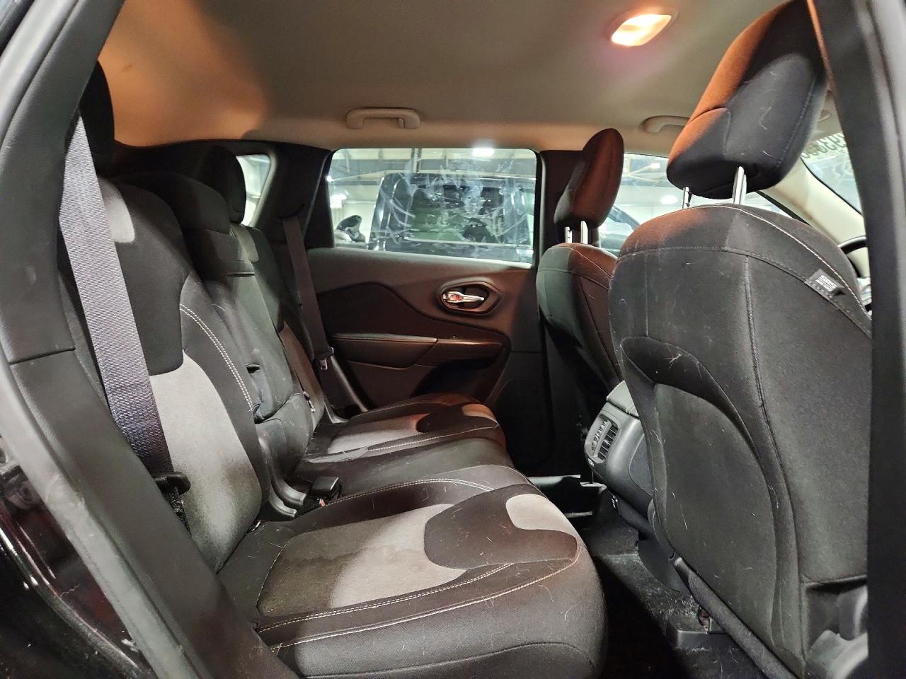 2014 Jeep Cherokee Latitude Black vin: 1C4PJMCS8EW100593