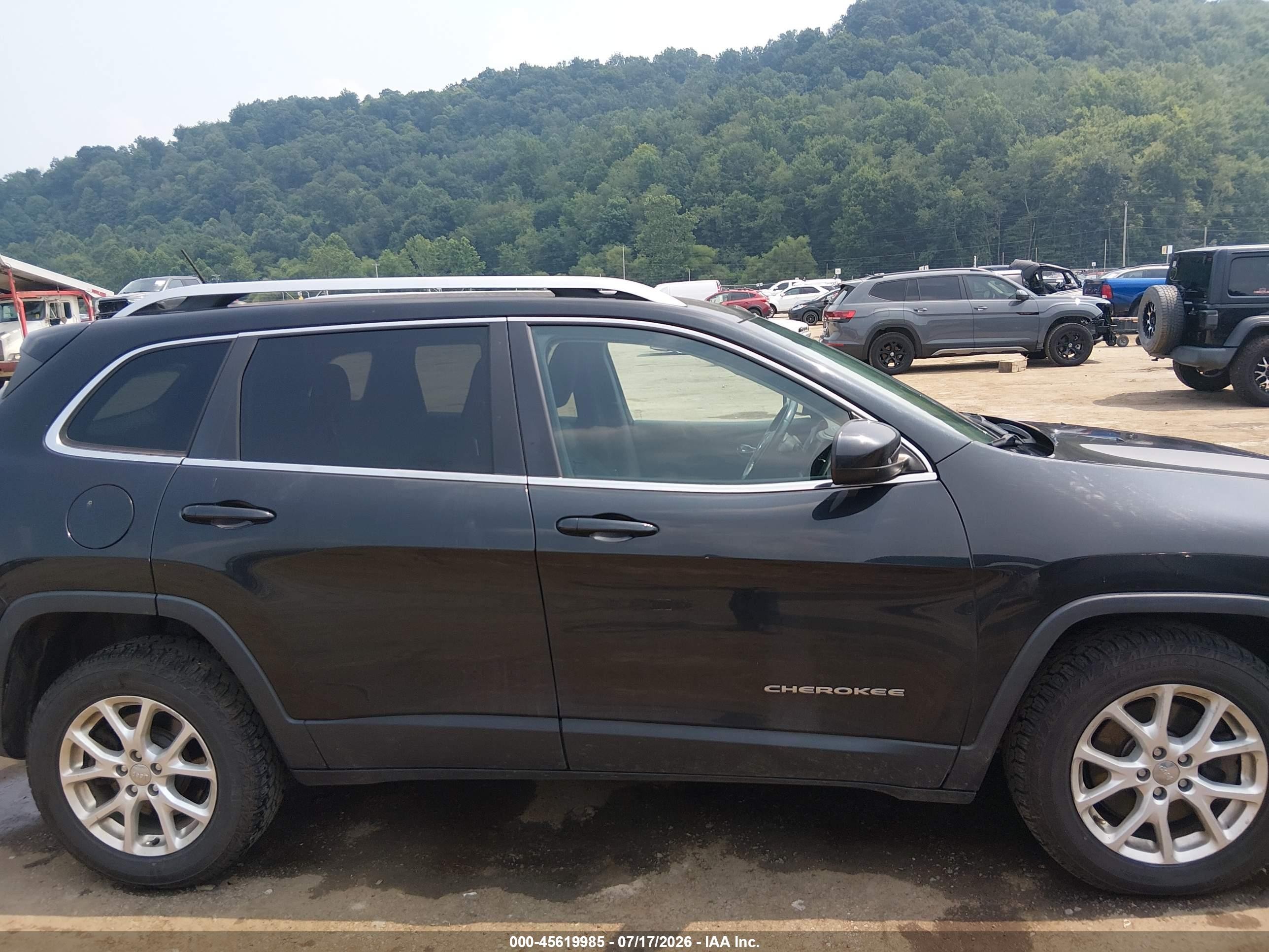 2014 Jeep Cherokee Latitude Black vin: 1C4PJMCS8EW179392