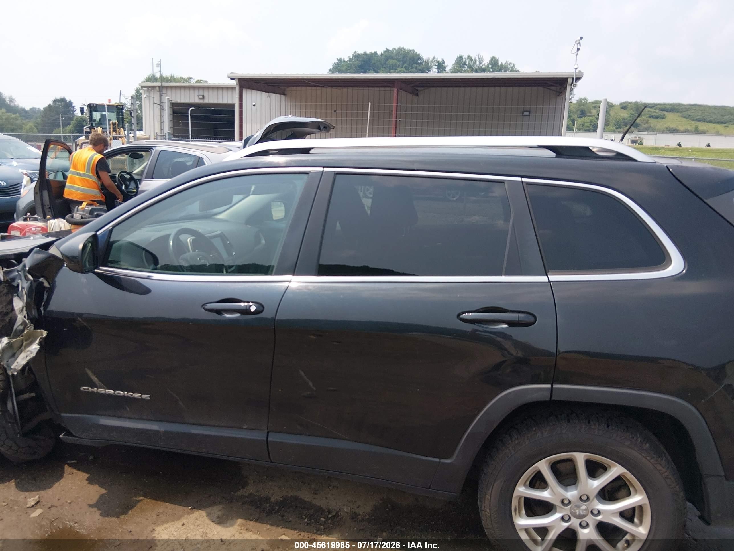 2014 Jeep Cherokee Latitude Black vin: 1C4PJMCS8EW179392